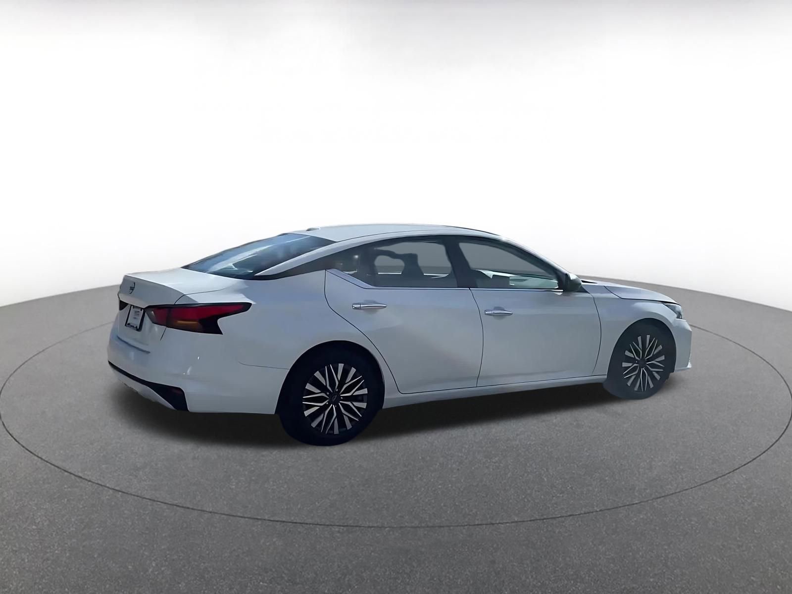 Thumbnail: 2025 Nissan Altima - 14