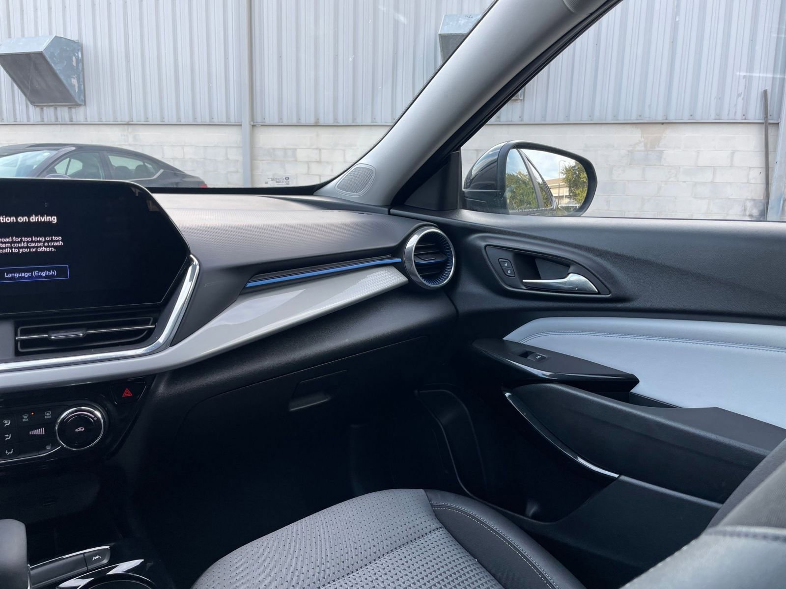 Thumbnail: 2025 Chevrolet Trax - 33