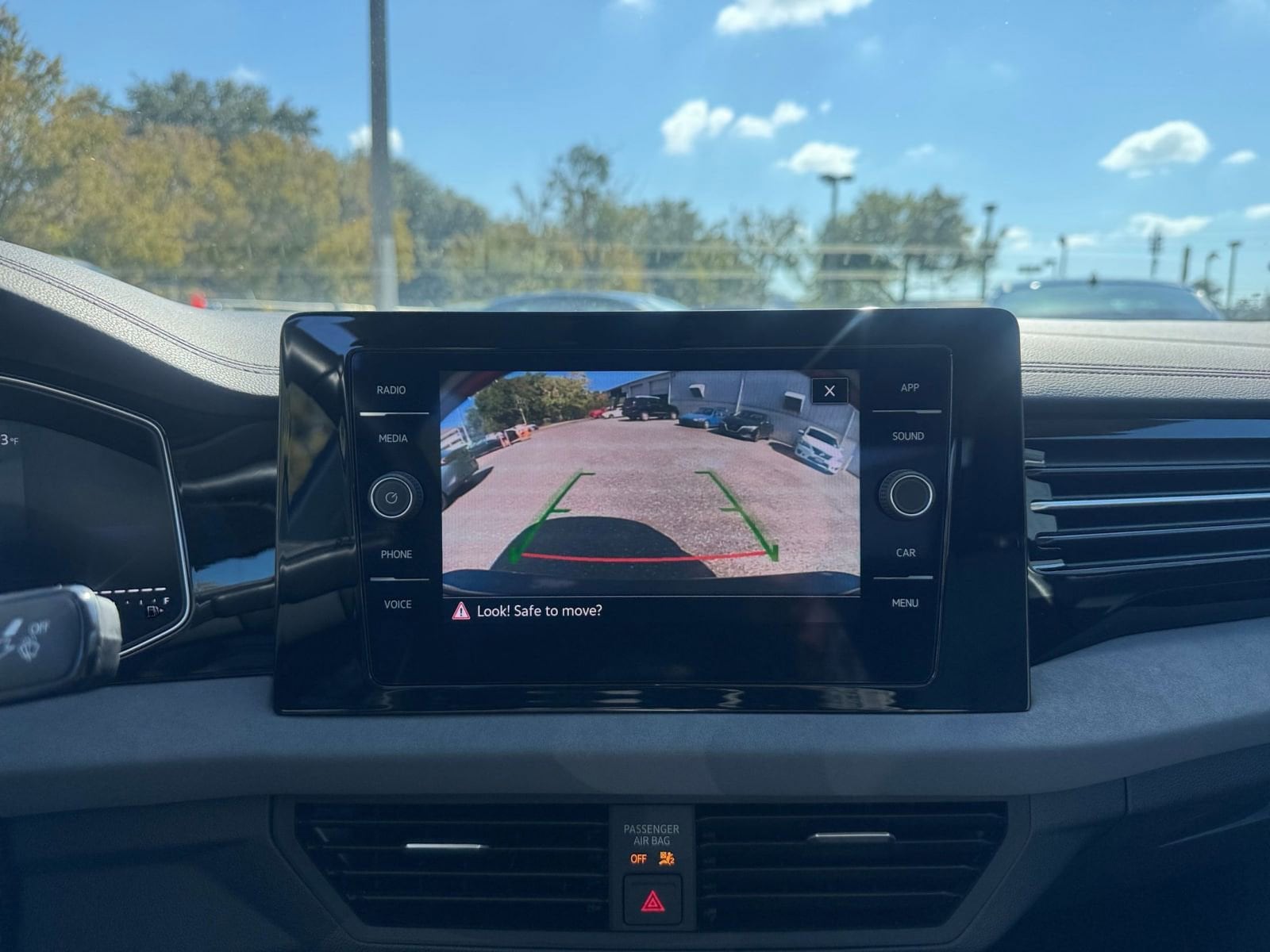 Thumbnail: 2025 Volkswagen Jetta - 17