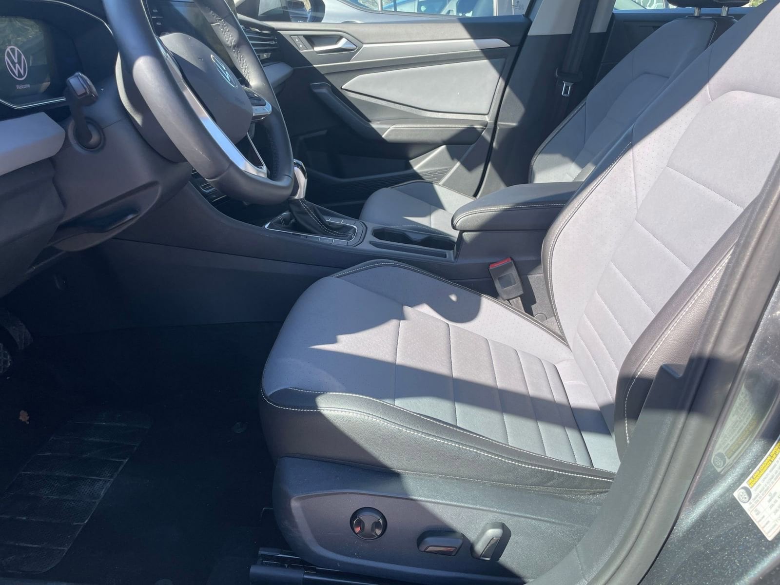 Thumbnail: 2025 Volkswagen Jetta - 25