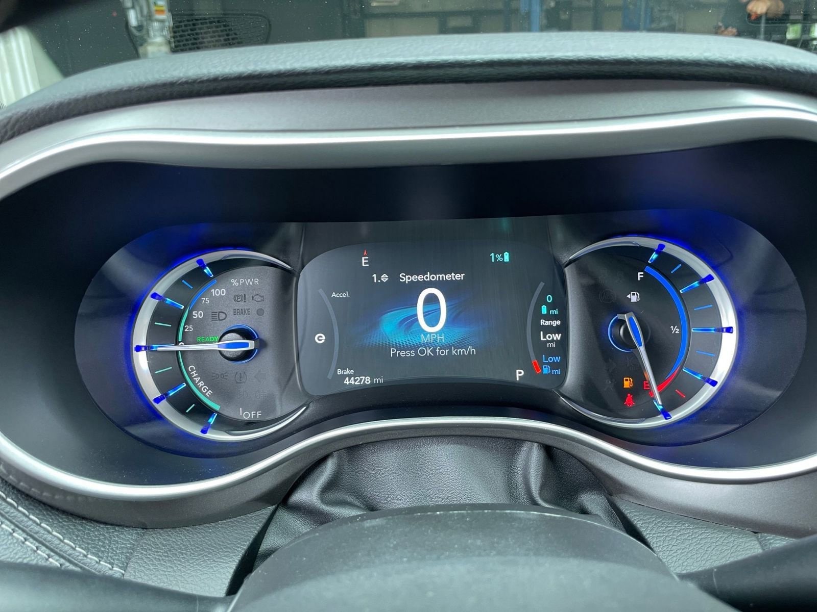 Thumbnail: 2023 Chrysler Pacifica - 33