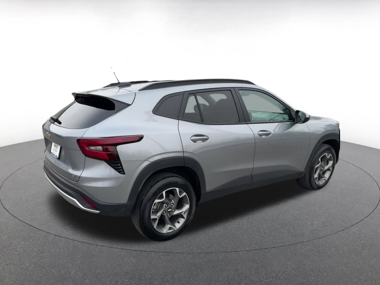 Thumbnail: 2025 Chevrolet Trax - 14