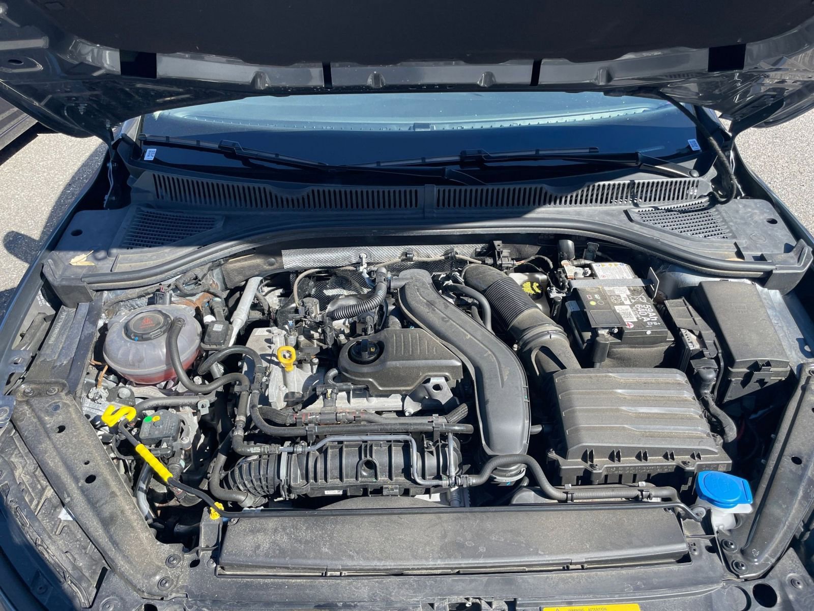 Thumbnail: 2025 Volkswagen Jetta - 32