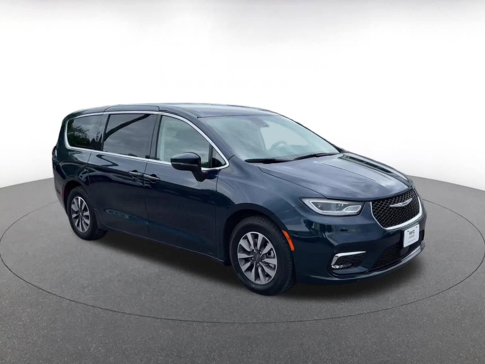 Thumbnail: 2023 Chrysler Pacifica - 2
