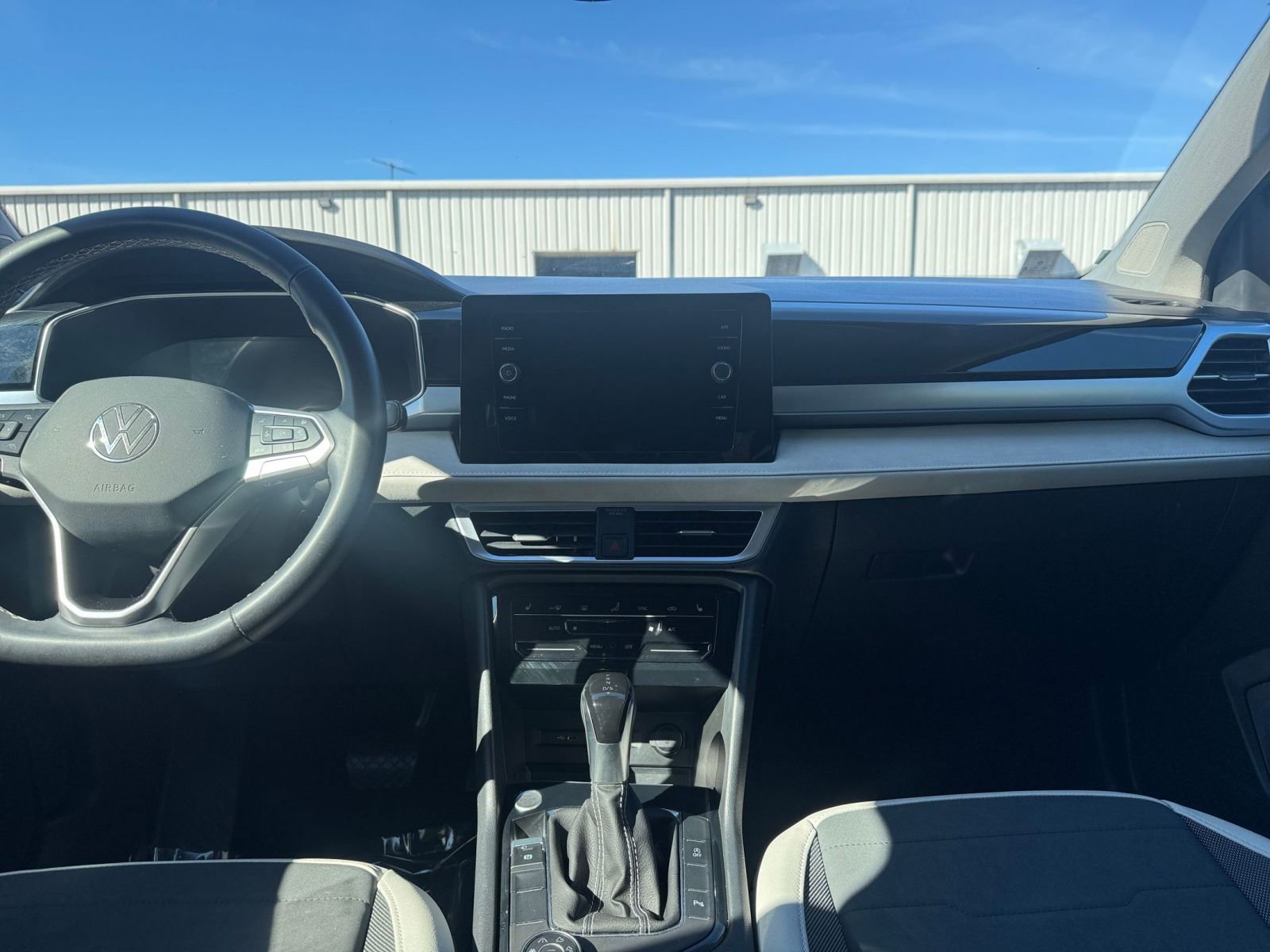 Thumbnail: 2025 Volkswagen Taos - 18