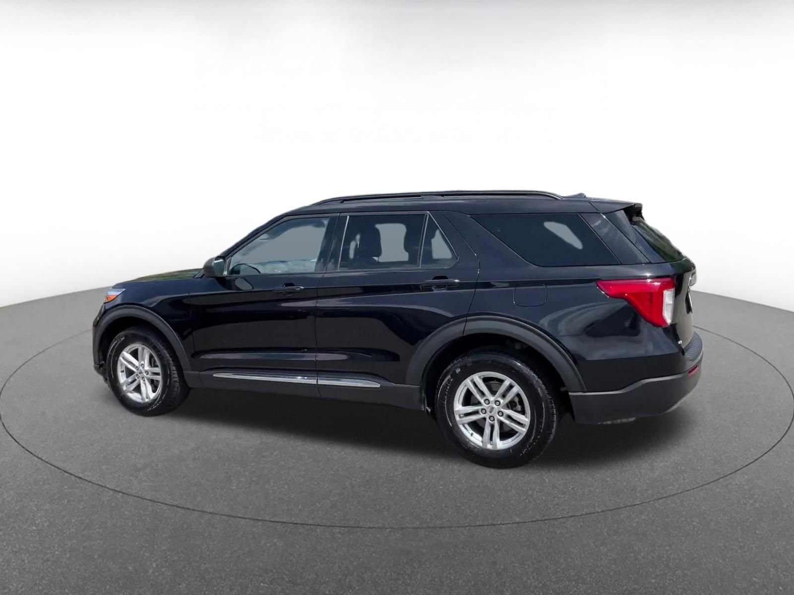 Thumbnail: 2023 Ford Explorer - 9