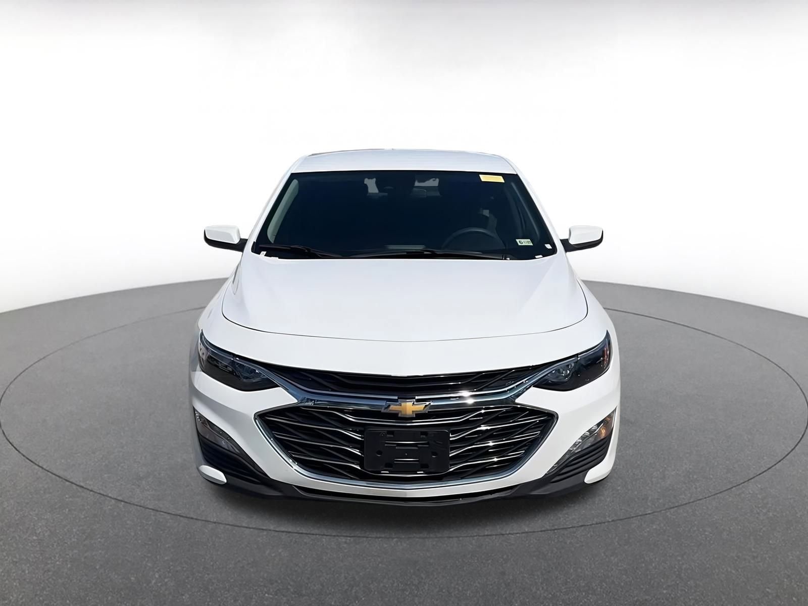 Thumbnail: 2024 Chevrolet Malibu - 3