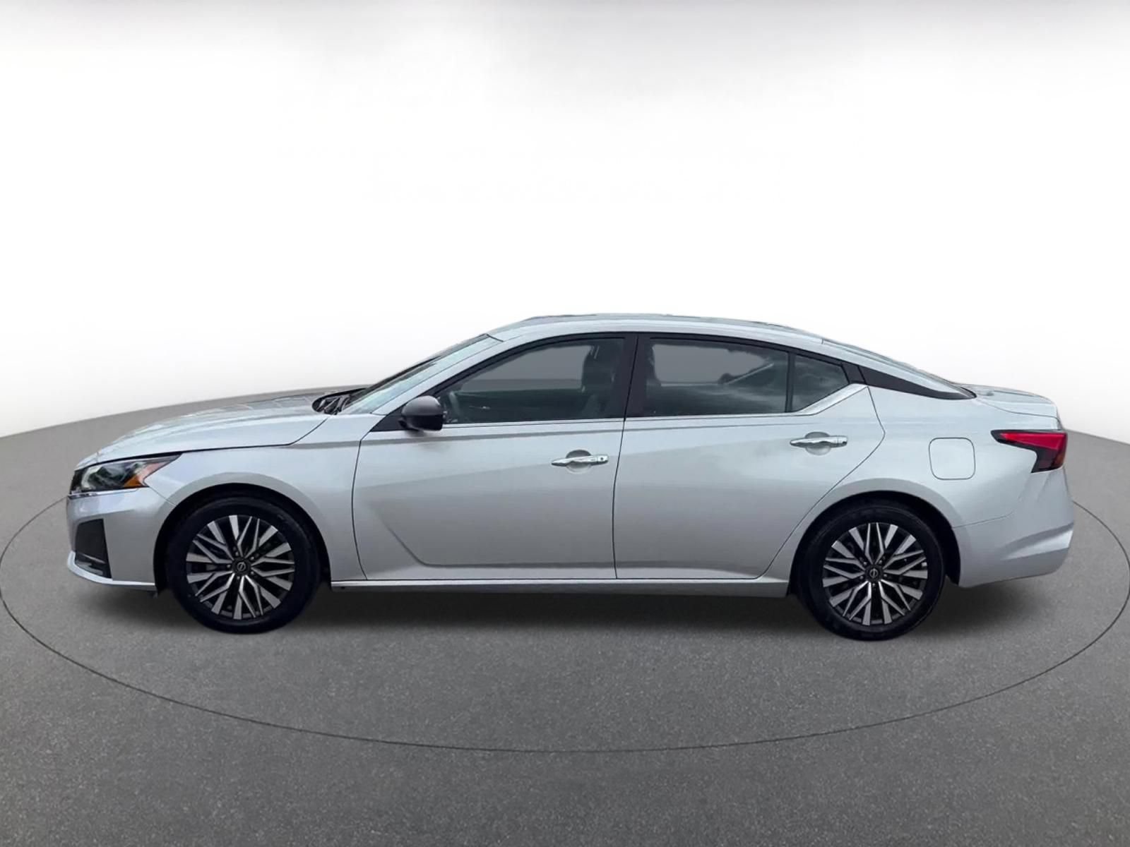 Thumbnail: 2025 Nissan Altima - 8