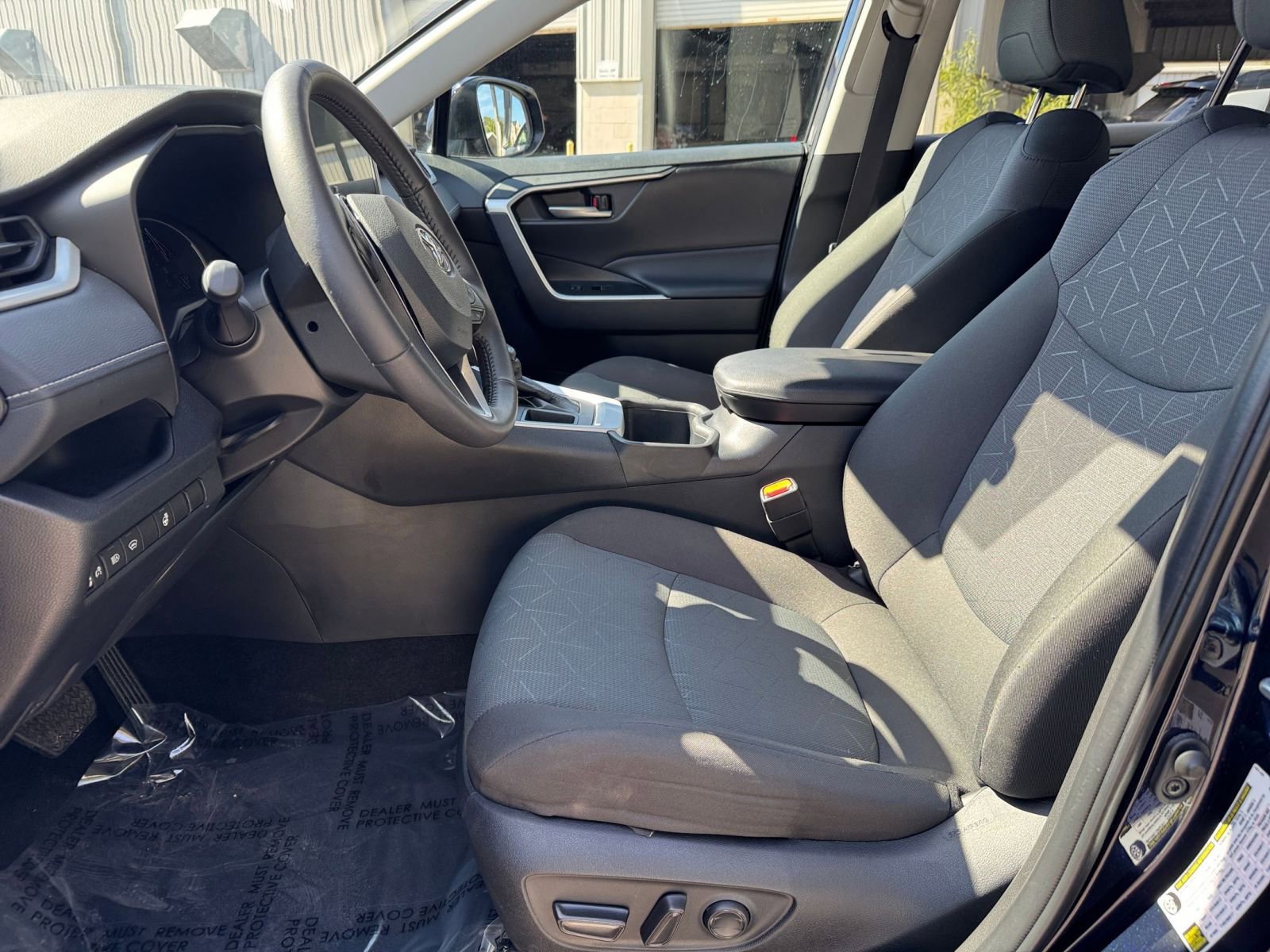 Thumbnail: 2025 Toyota RAV4 - 27