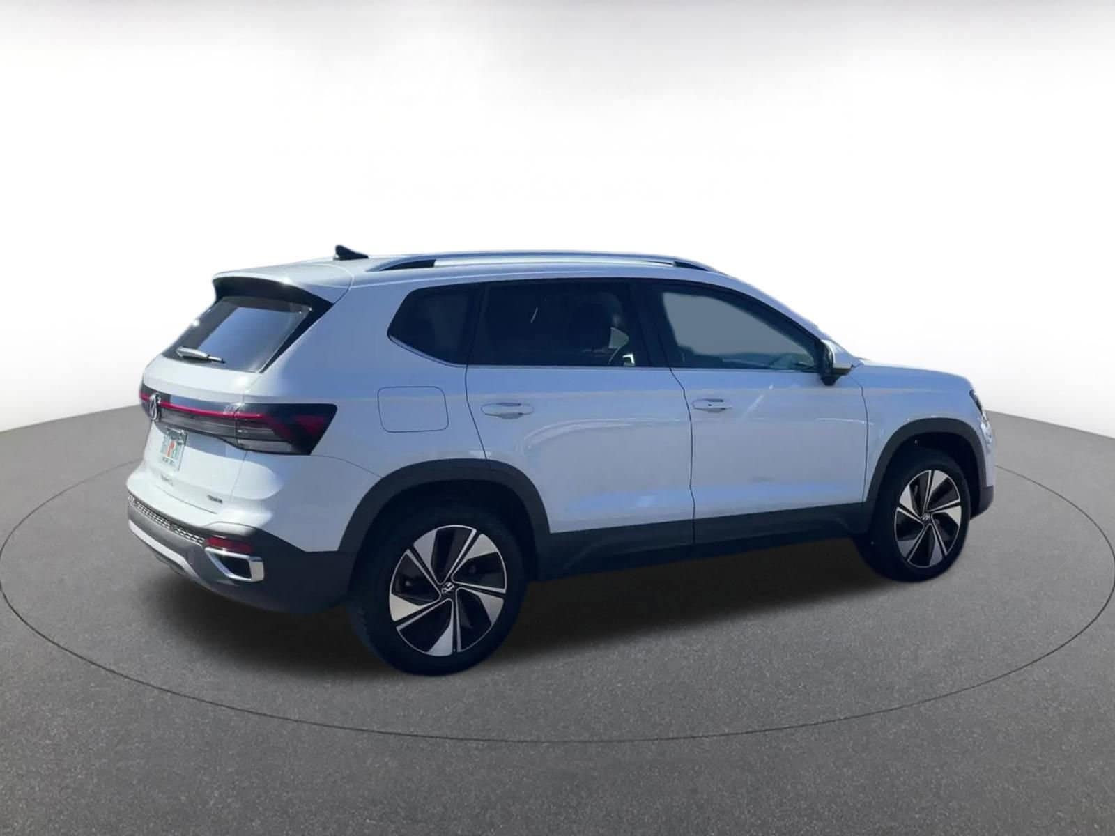 Thumbnail: 2025 Volkswagen Taos - 15