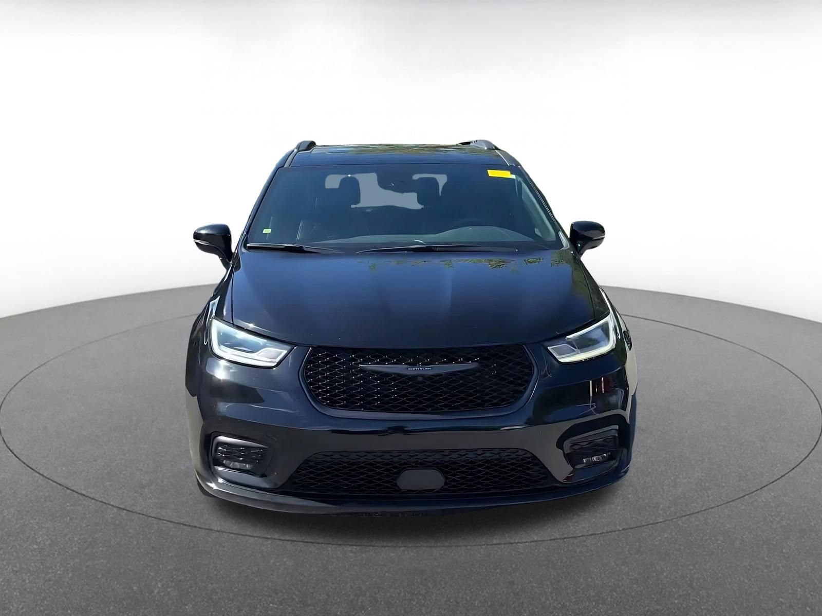 Thumbnail: 2025 Chrysler Pacifica - 3