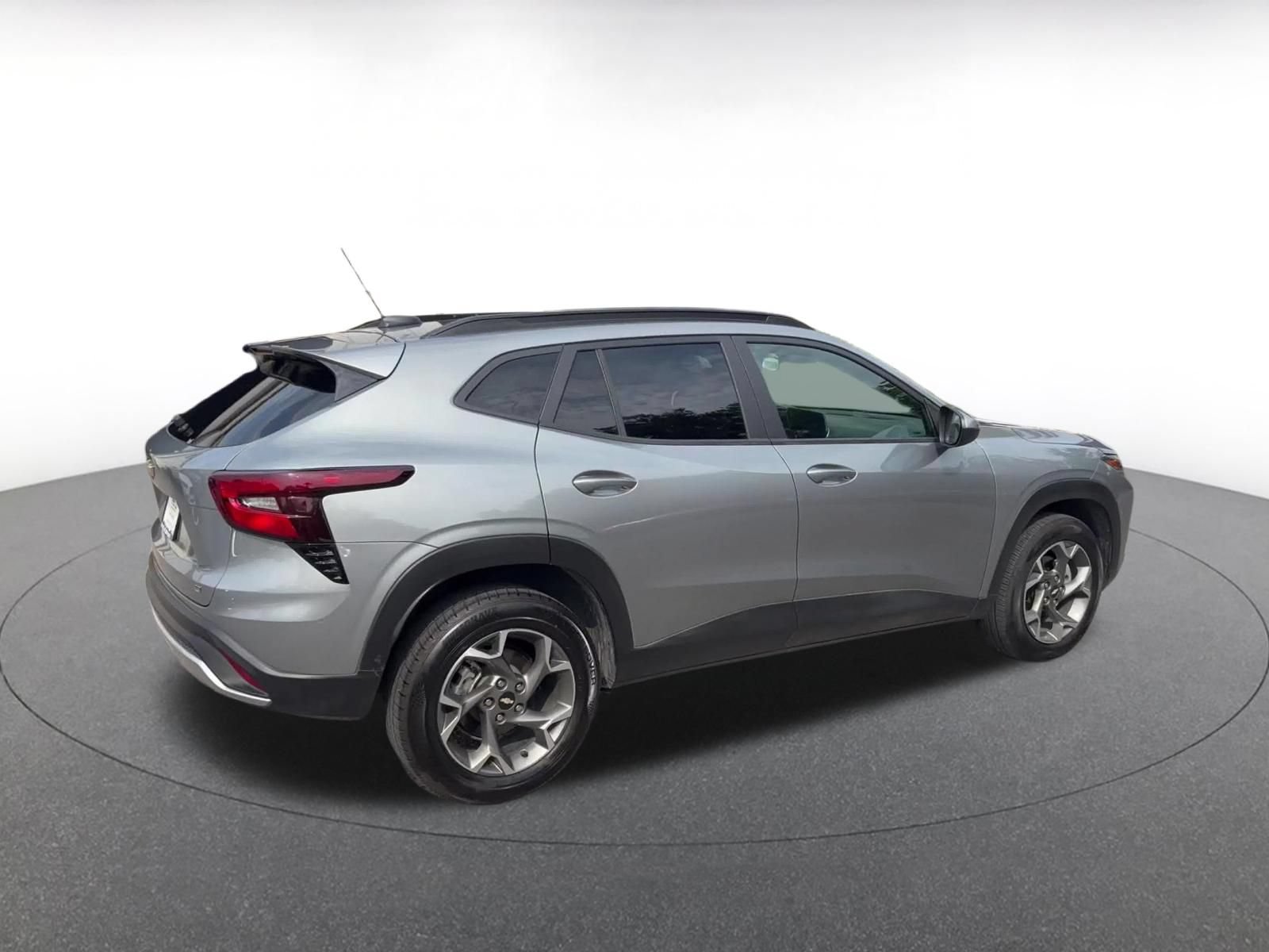 Thumbnail: 2025 Chevrolet Trax - 14