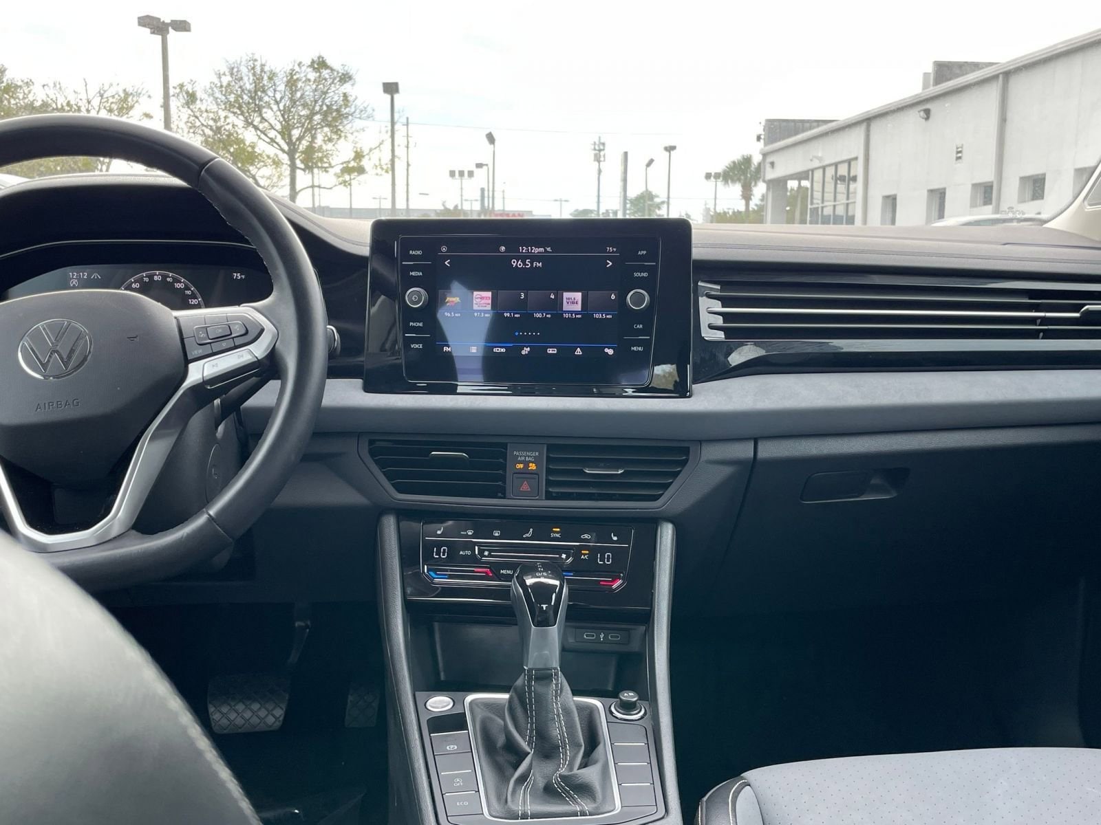 Thumbnail: 2025 Volkswagen Jetta - 18