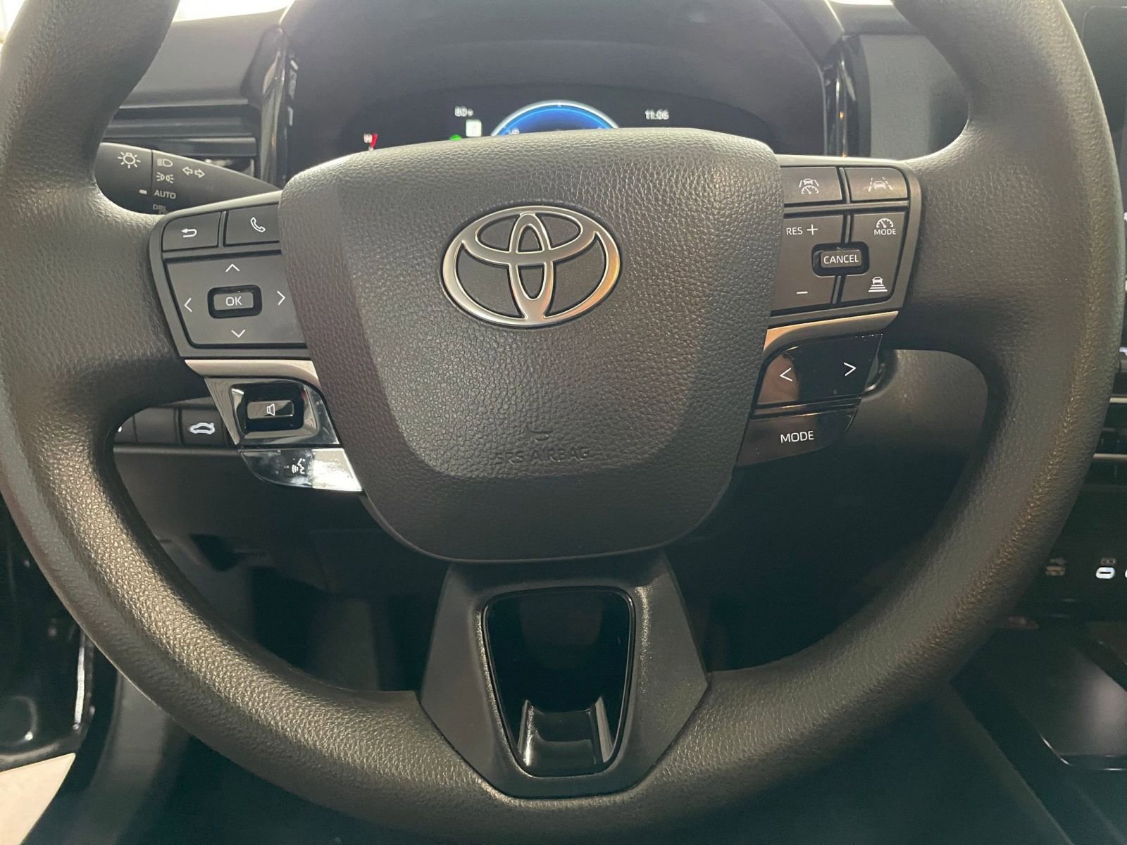 Thumbnail: 2025 Toyota Camry - 25