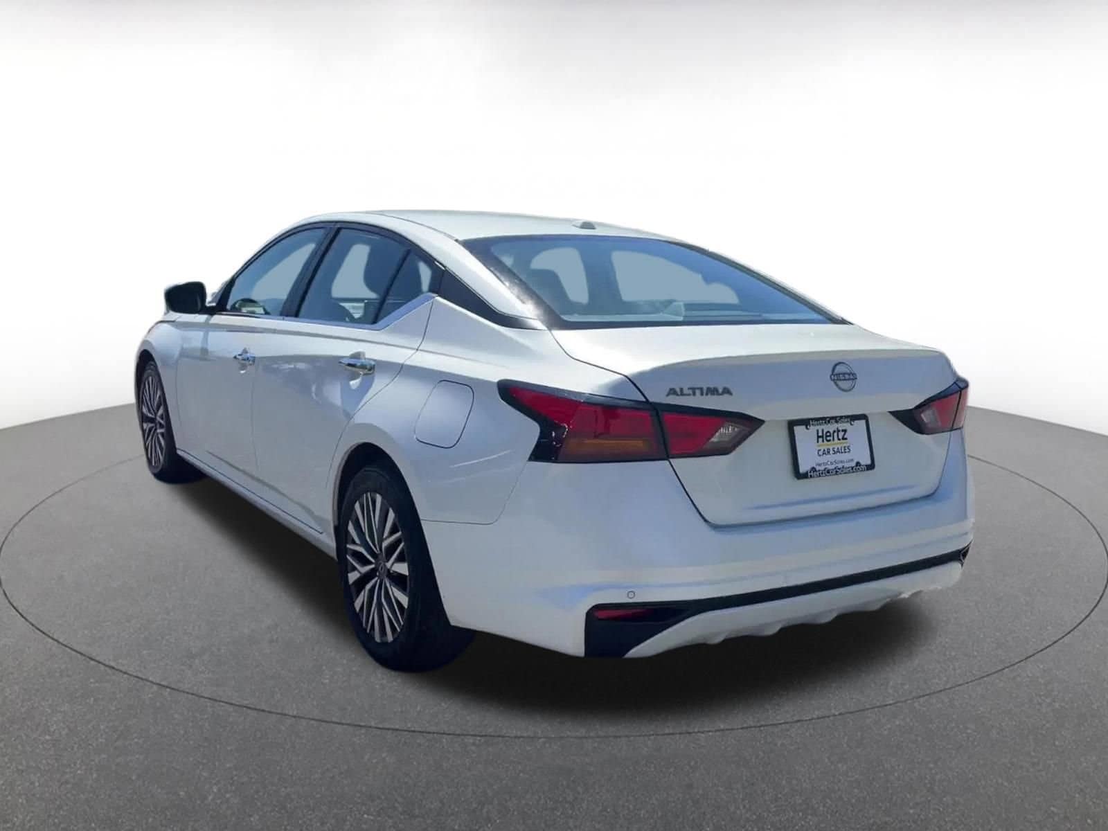 Thumbnail: 2025 Nissan Altima - 9