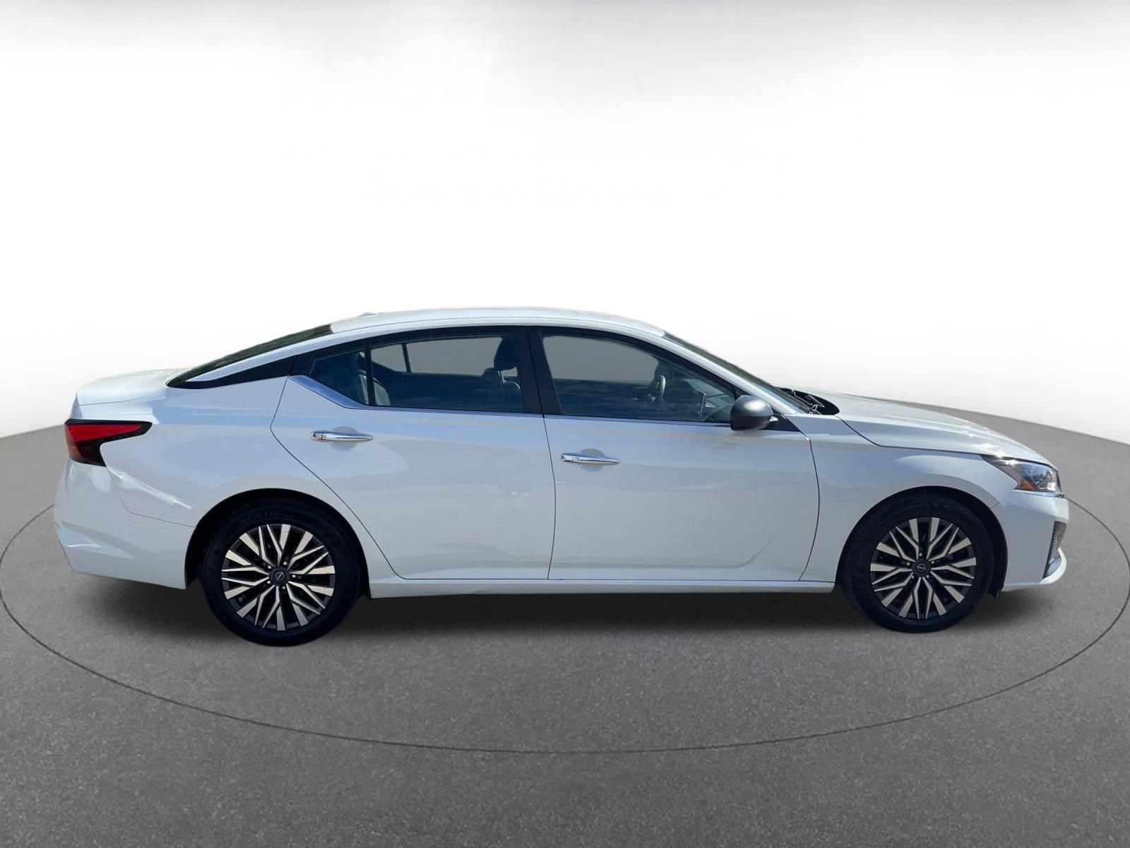 Thumbnail: 2025 Nissan Altima - 15