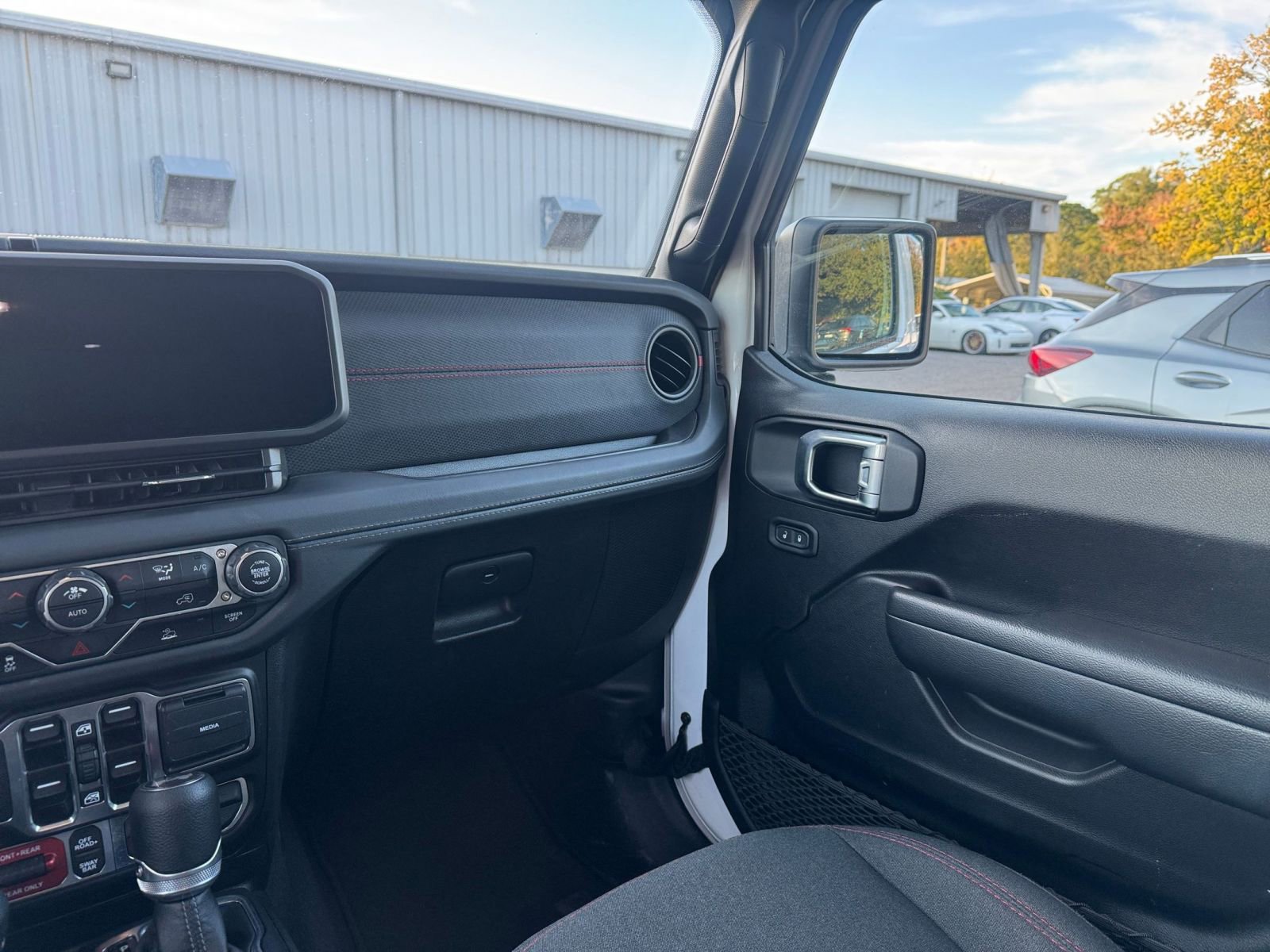 Thumbnail: 2025 Jeep Wrangler - 34