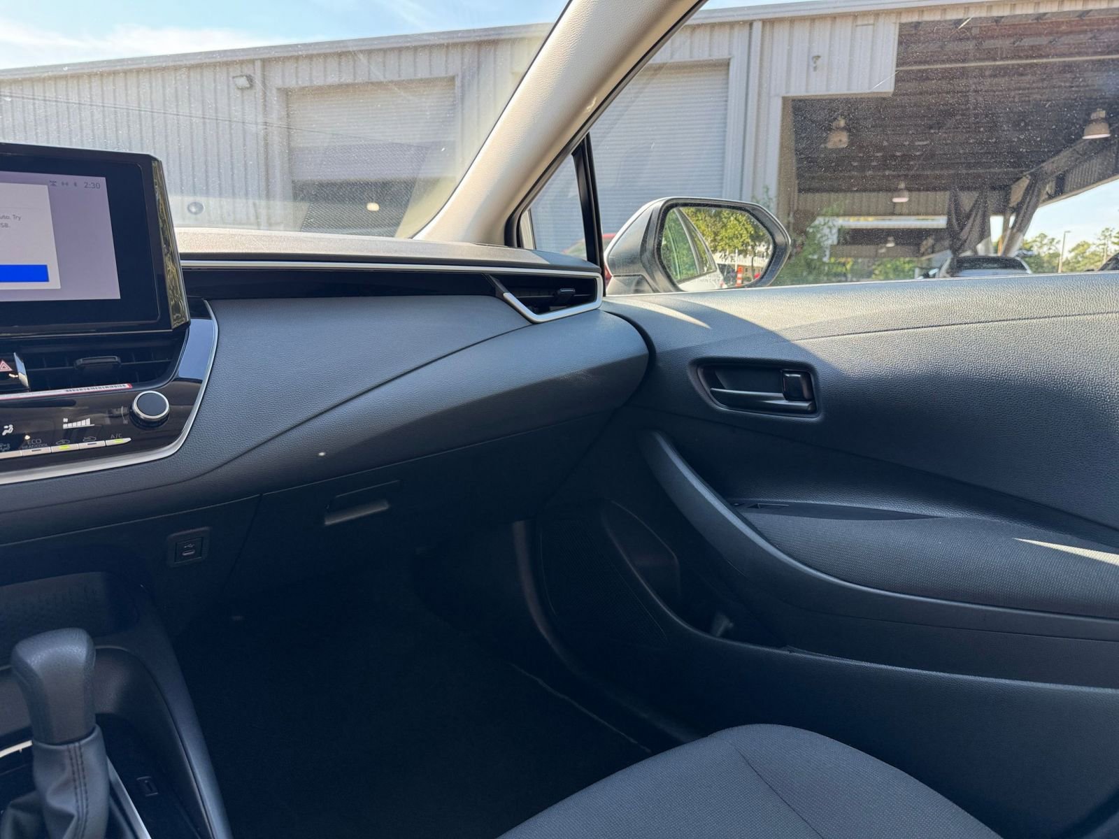 Thumbnail: 2025 Toyota Corolla - 33