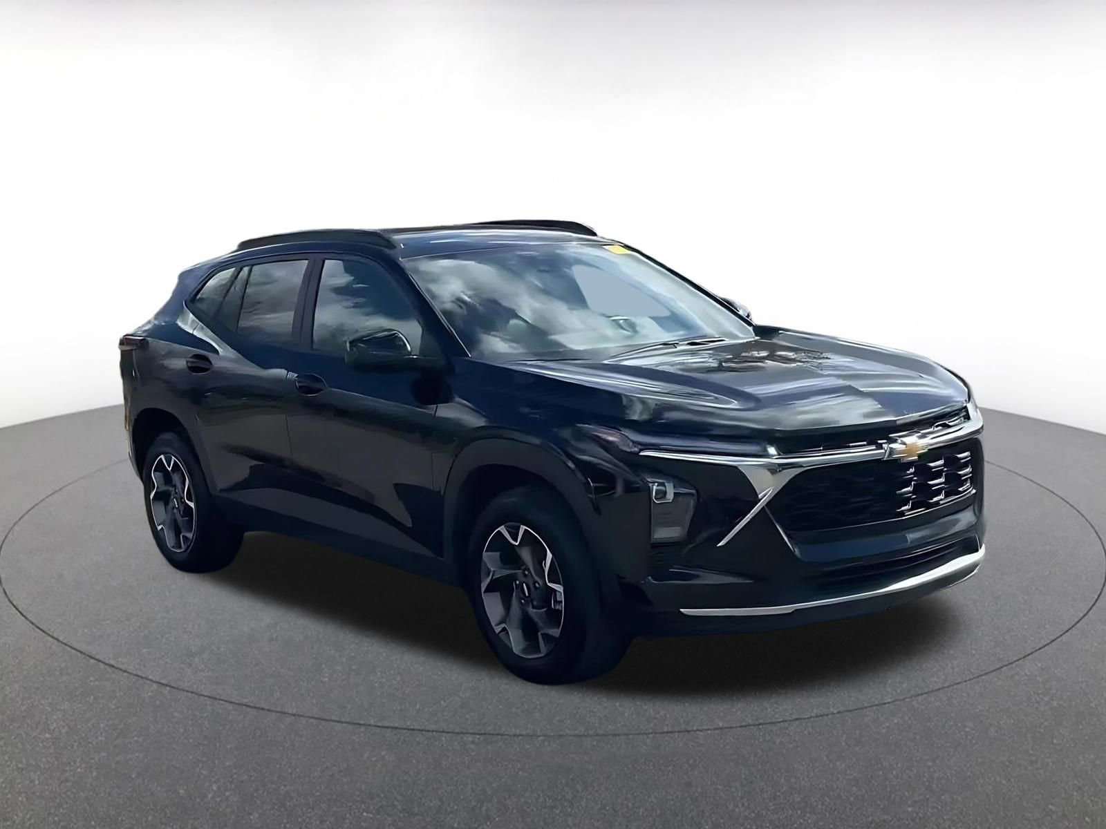 Thumbnail: 2025 Chevrolet Trax - 2