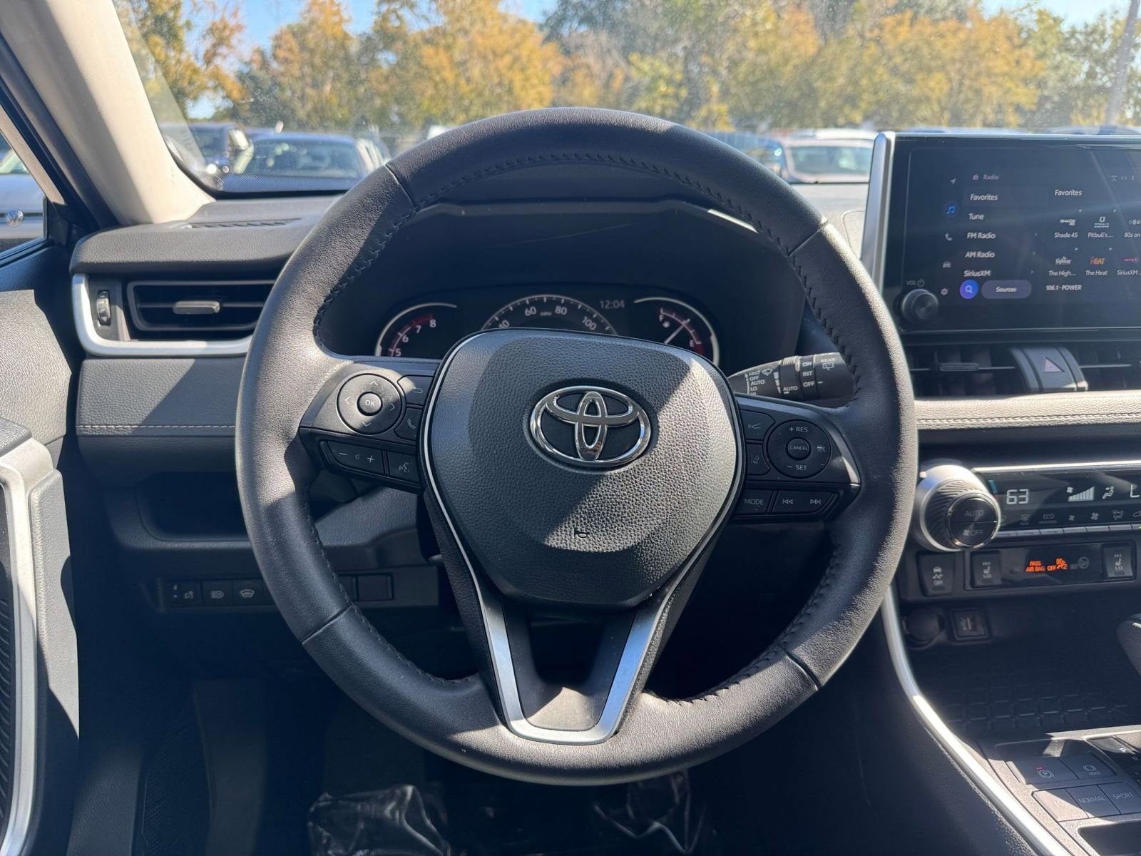 Thumbnail: 2025 Toyota RAV4 - 28