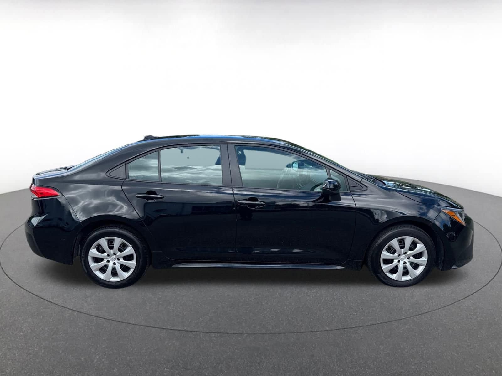 Thumbnail: 2024 Toyota Corolla - 12