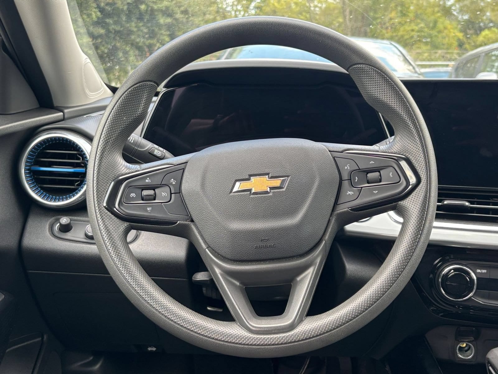 Thumbnail: 2025 Chevrolet Trax - 26