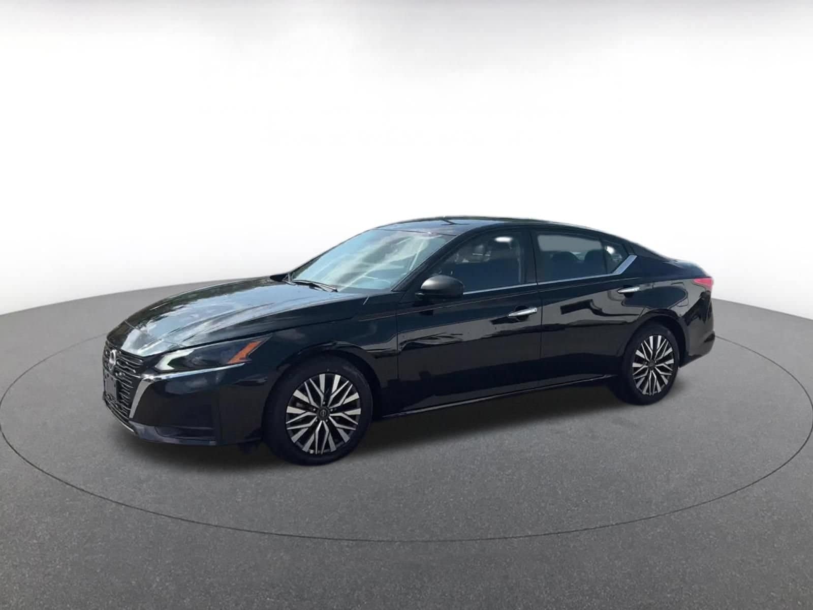 Thumbnail: 2025 Nissan Altima - 7