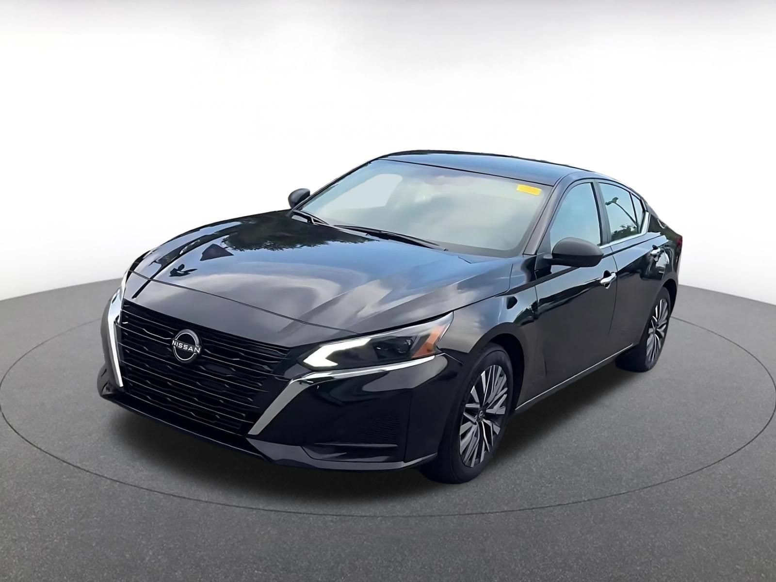 Thumbnail: 2025 Nissan Altima - 4