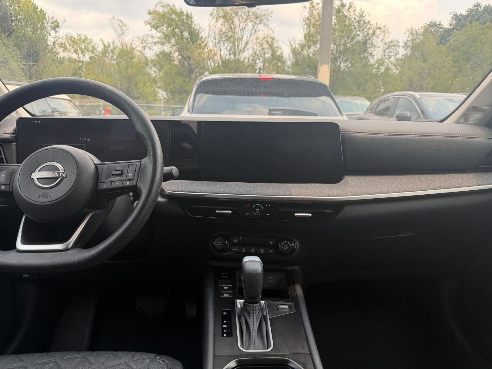 Thumbnail: 2026 Nissan Kicks - 16