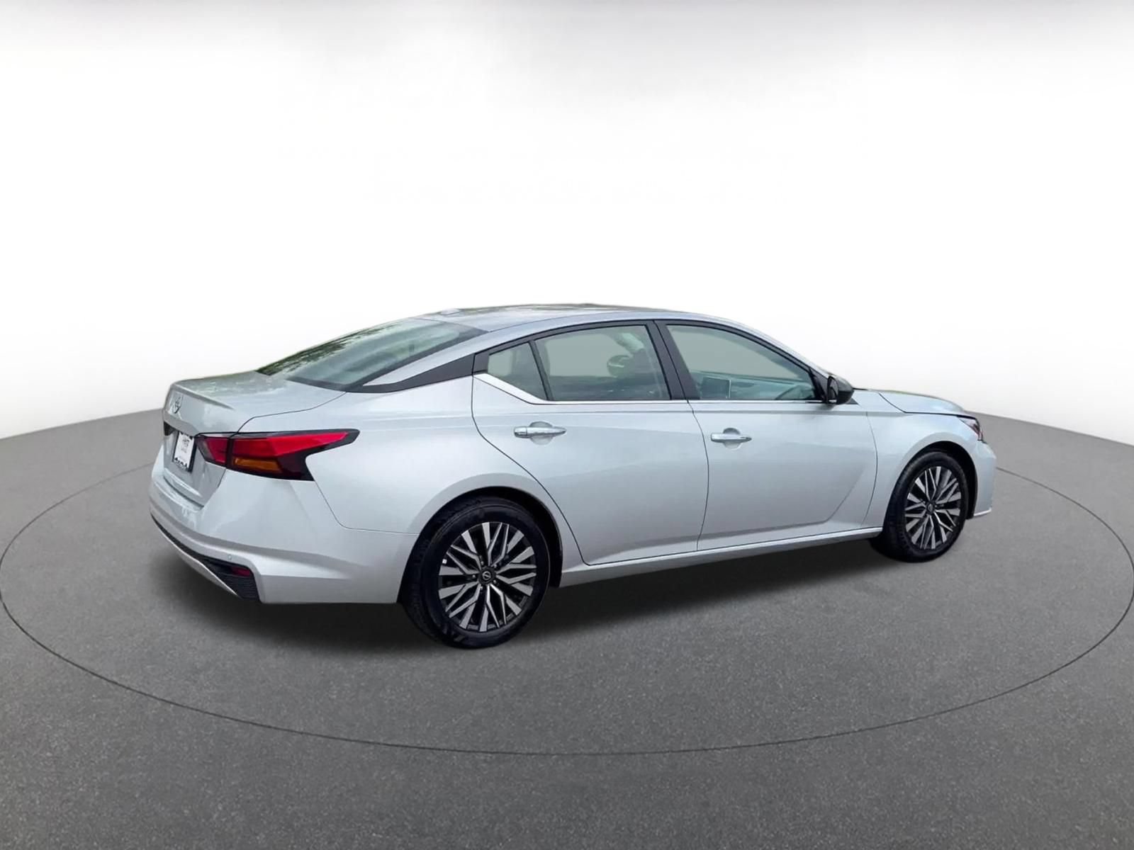 Thumbnail: 2025 Nissan Altima - 12