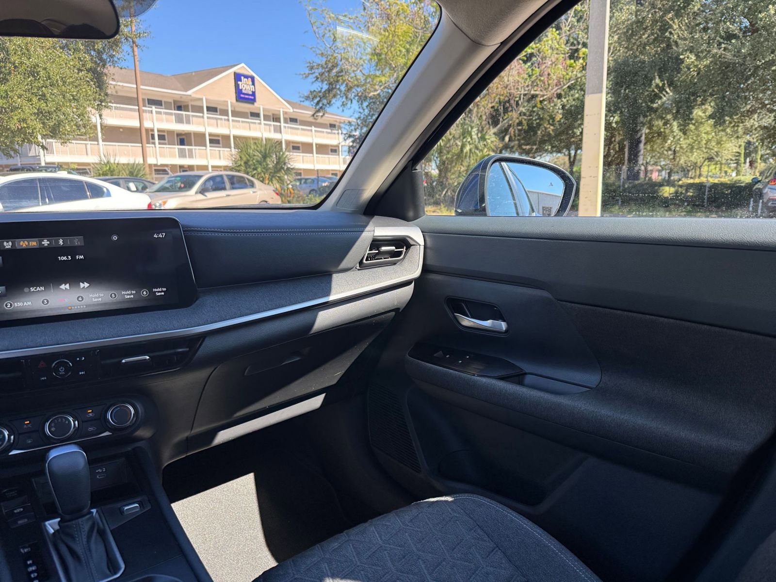 Thumbnail: 2025 Nissan Kicks - 33