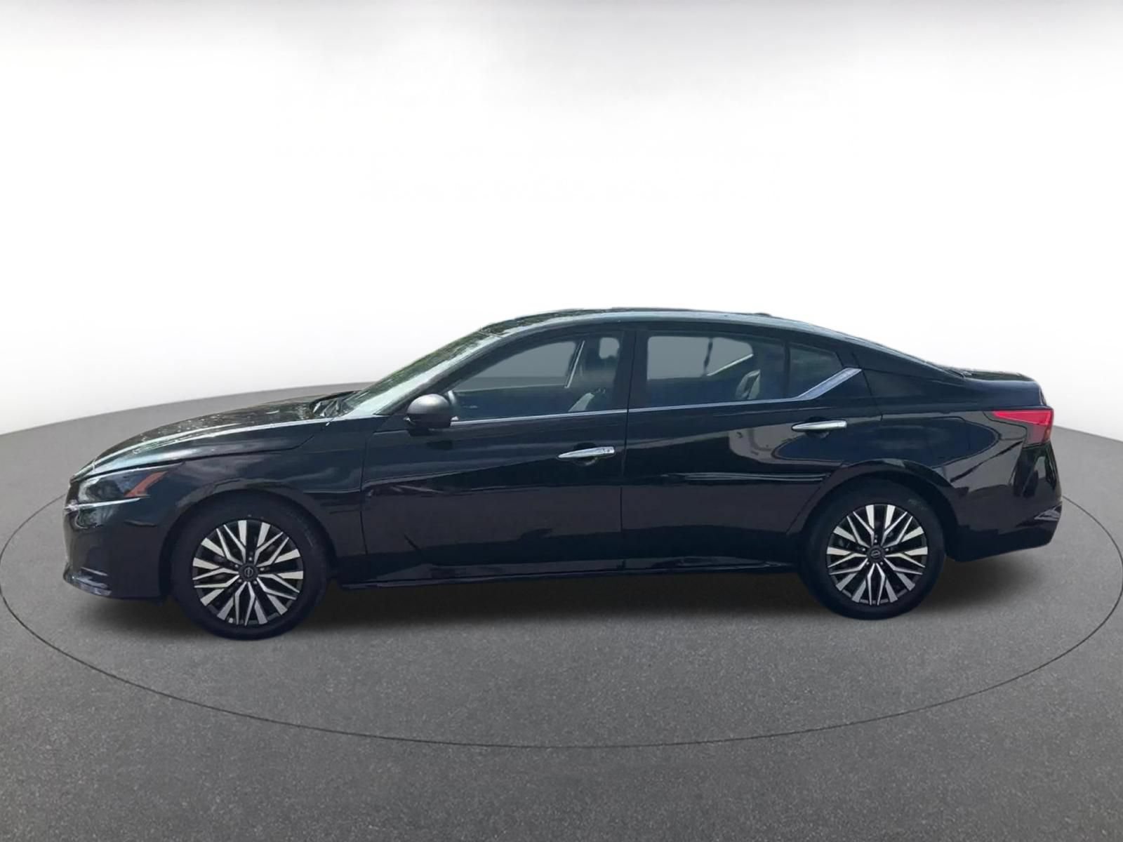 Thumbnail: 2025 Nissan Altima - 8