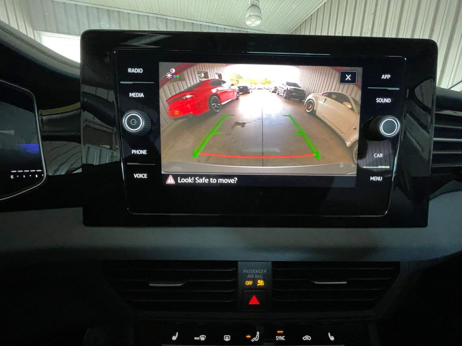 Thumbnail: 2025 Volkswagen Jetta - 17