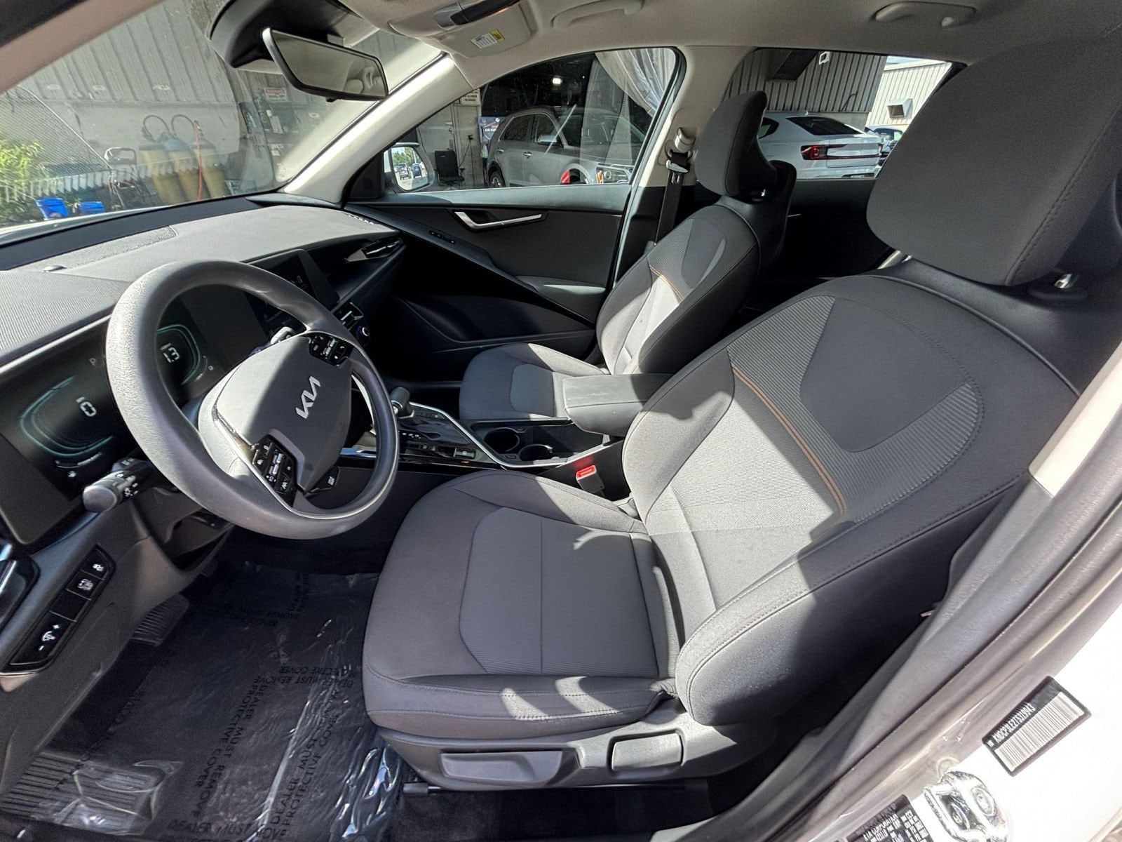Thumbnail: 2026 Kia Niro - 24