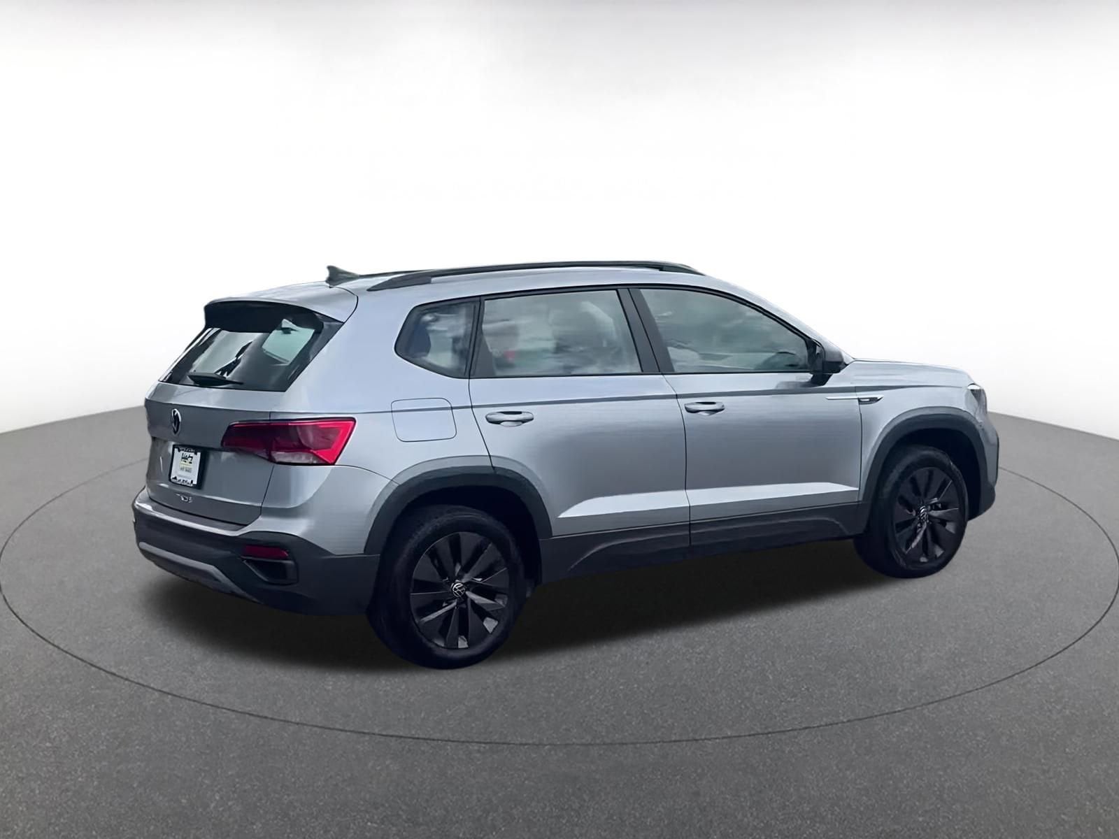 Thumbnail: 2024 Volkswagen Taos - 10