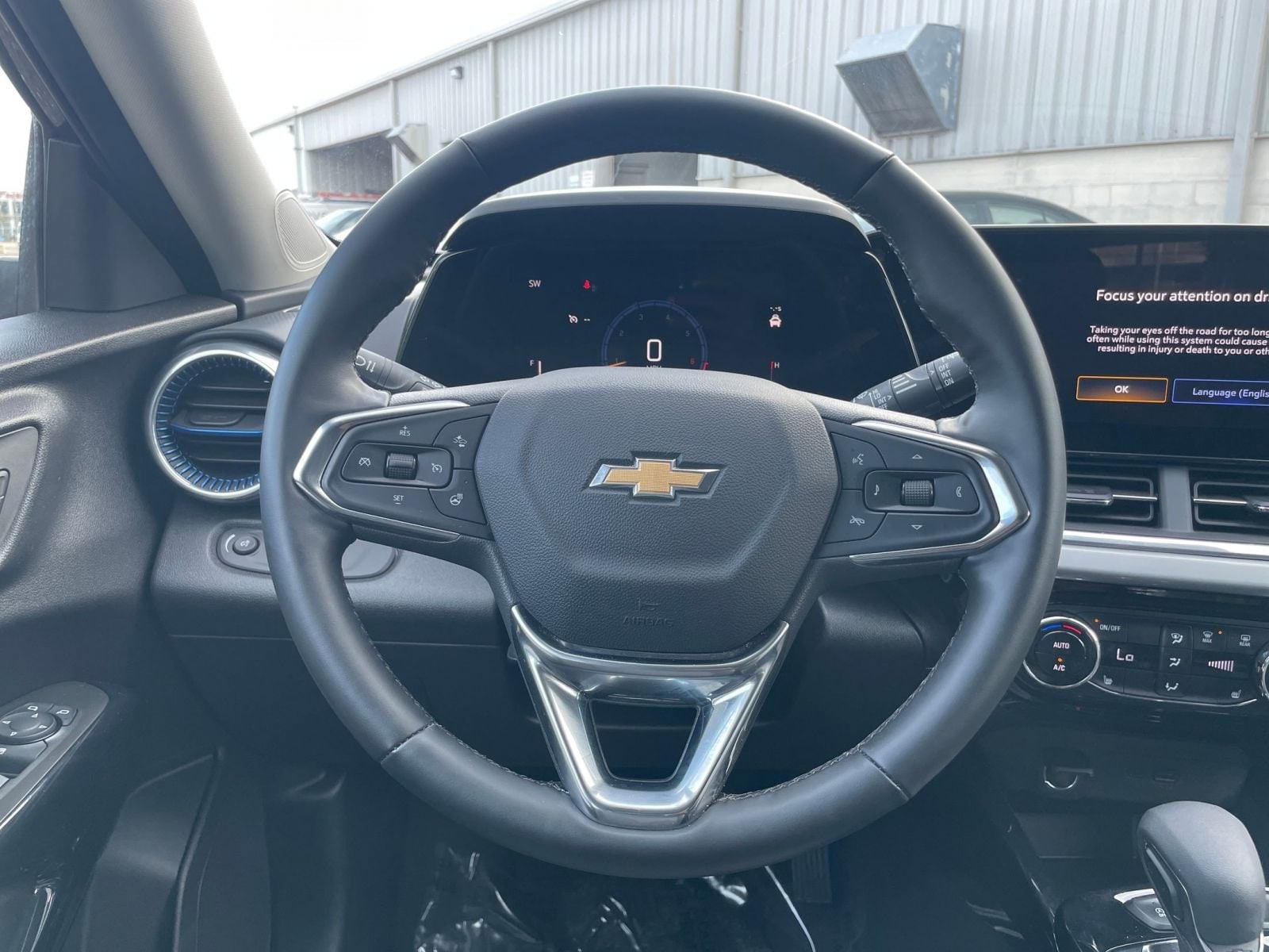 Thumbnail: 2025 Chevrolet Trax - 25