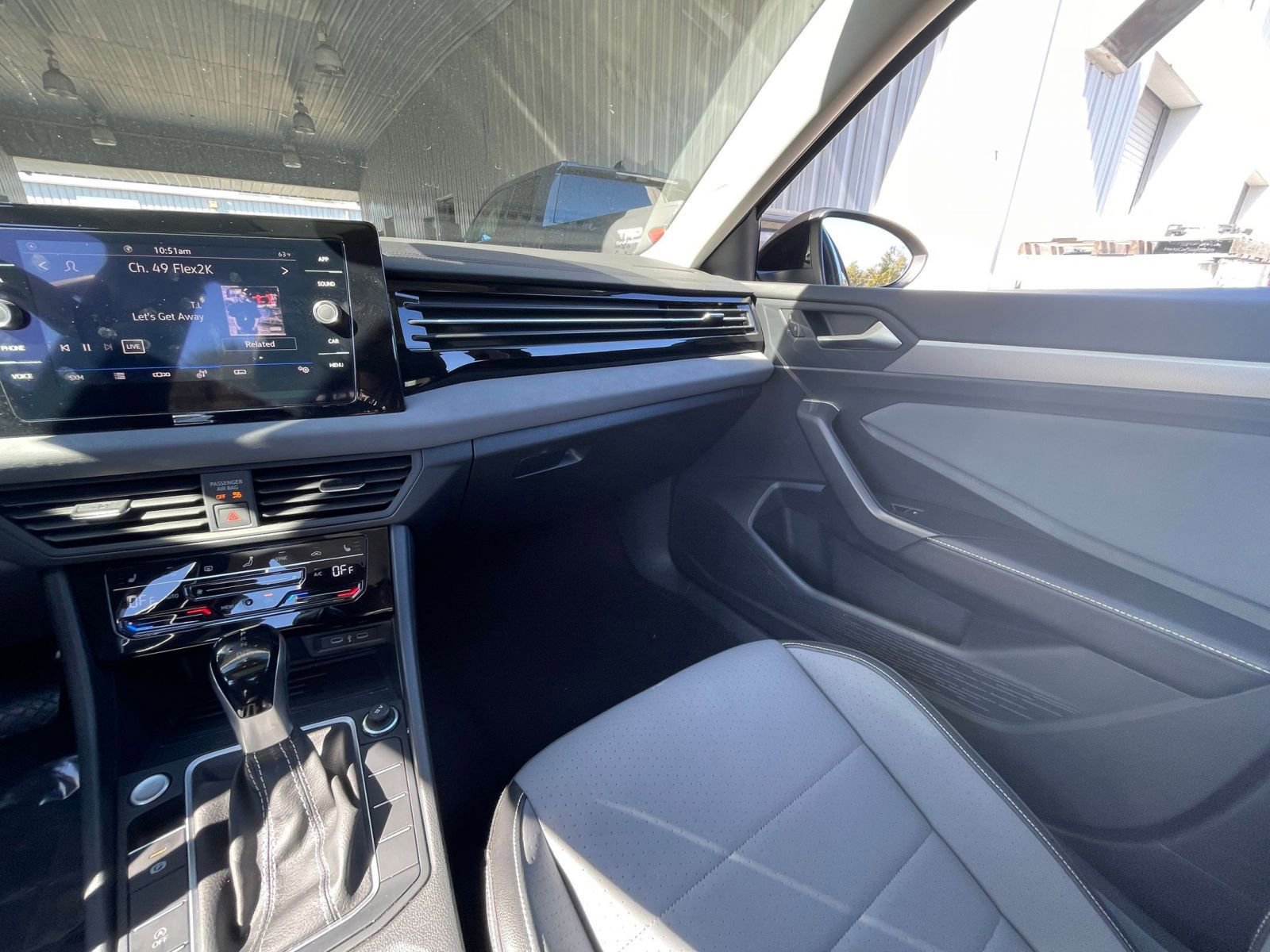 Thumbnail: 2025 Volkswagen Jetta - 32