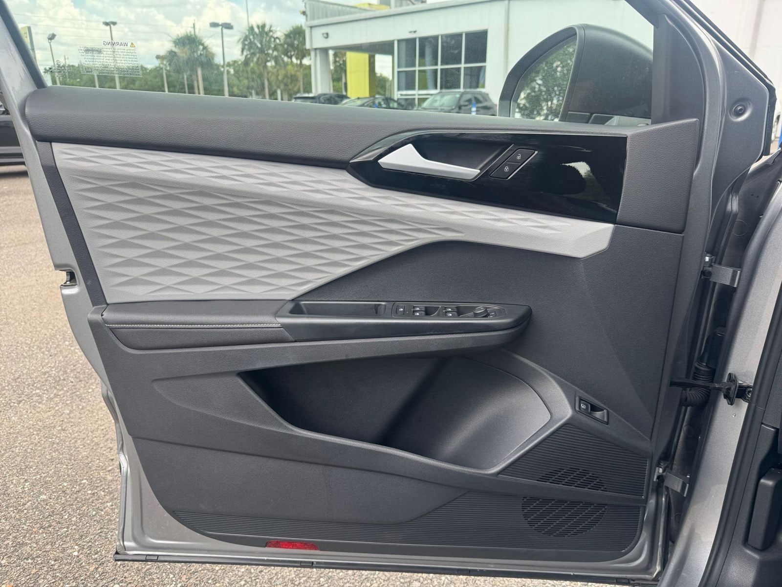 Thumbnail: 2024 Volkswagen Taos - 16