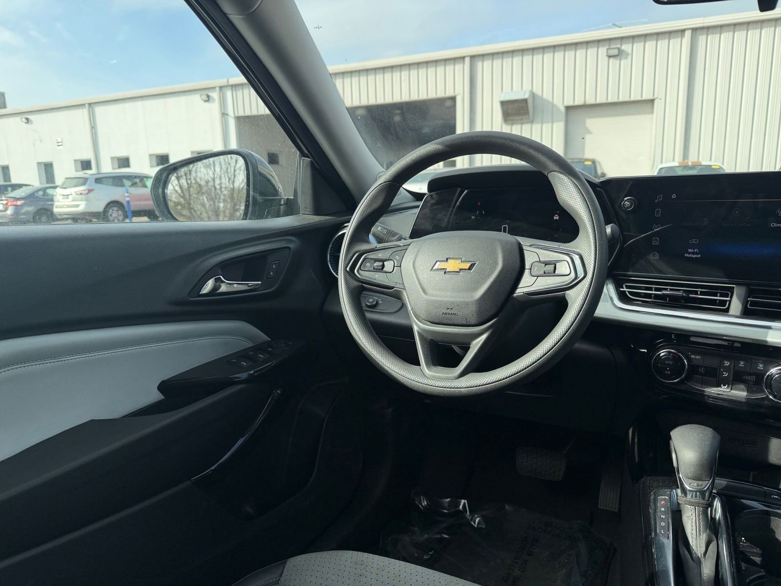 Thumbnail: 2025 Chevrolet Trax - 34