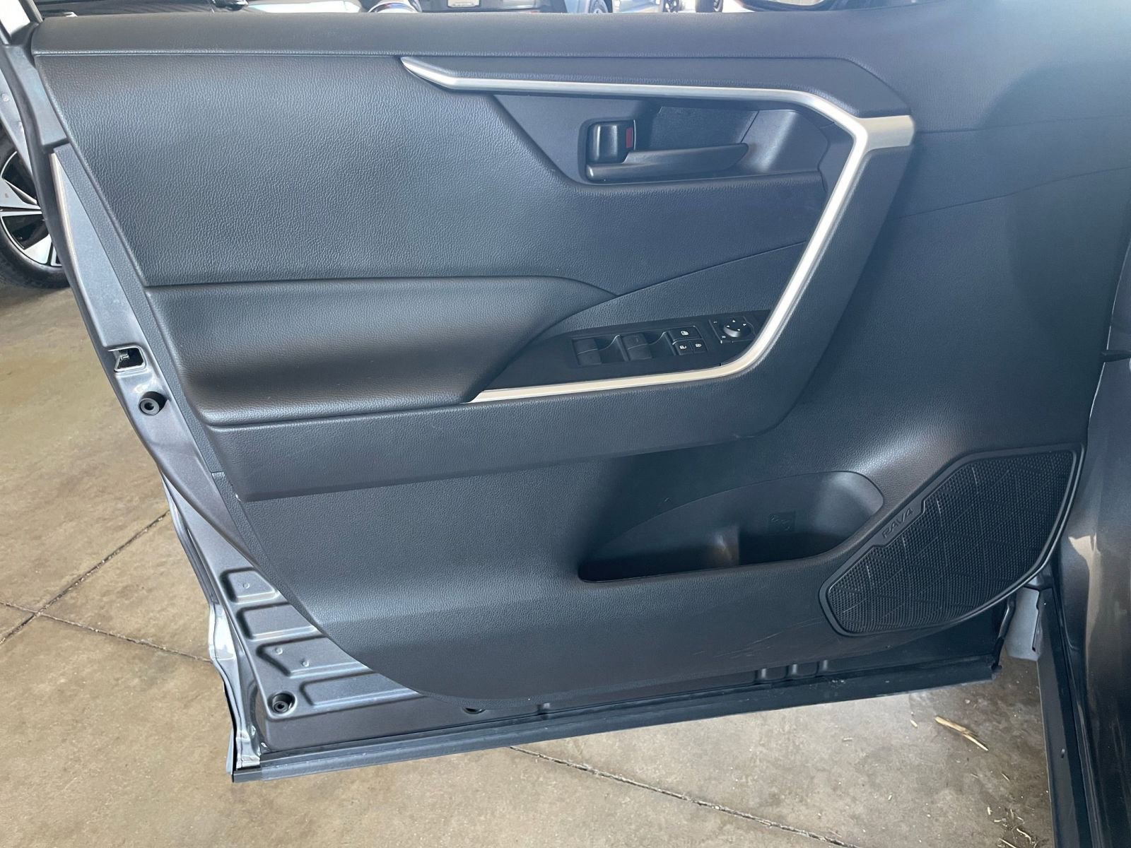 Thumbnail: 2025 Toyota RAV4 - 20