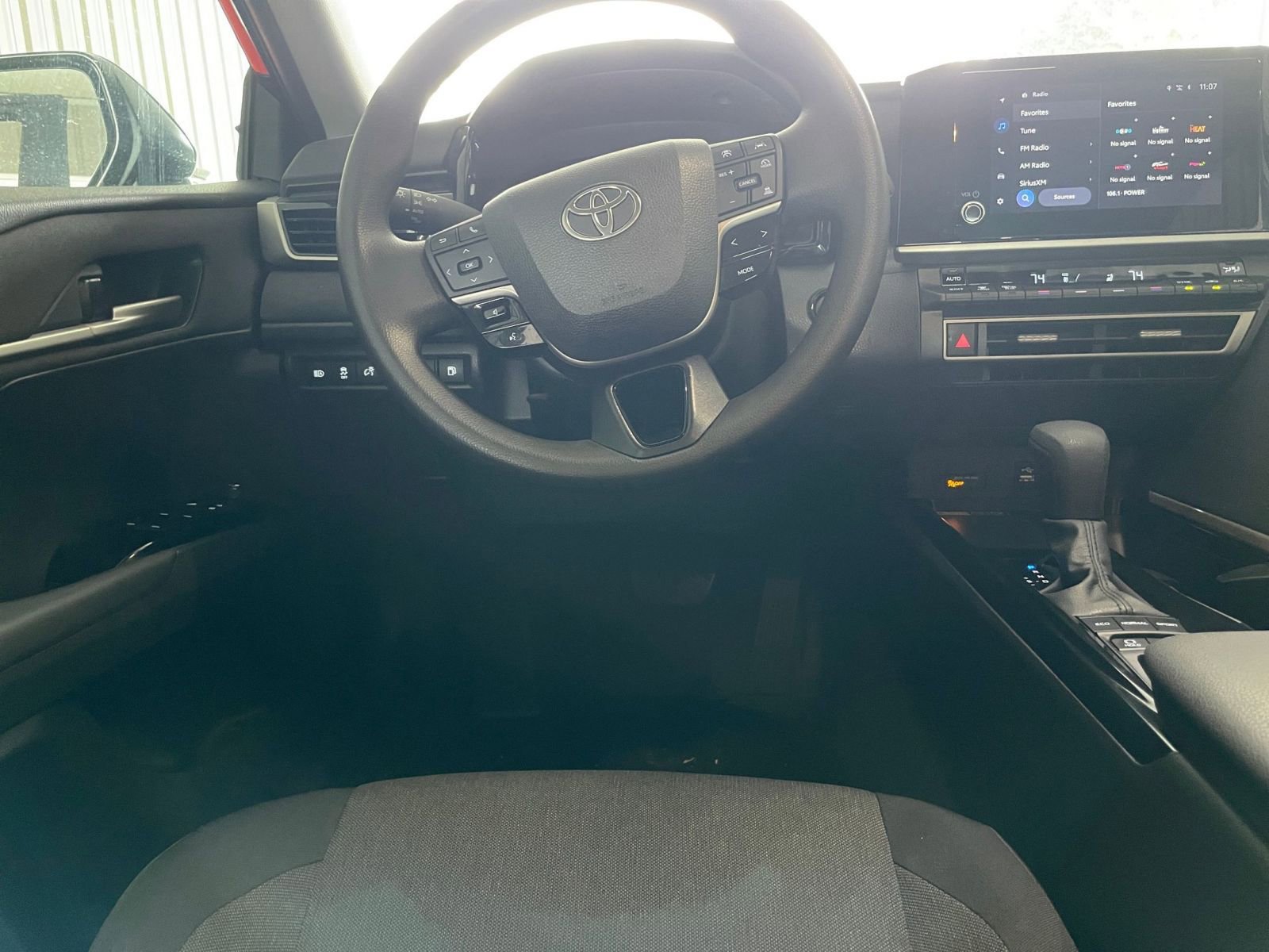 Thumbnail: 2025 Toyota Camry - 32