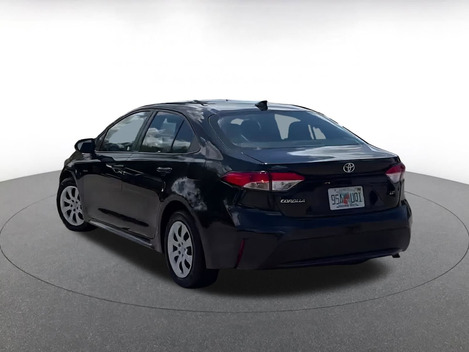 Thumbnail: 2022 Toyota Corolla - 10