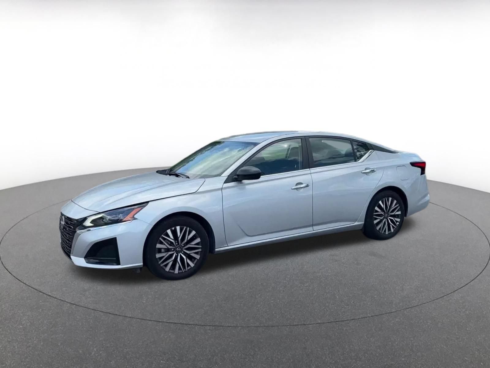 Thumbnail: 2025 Nissan Altima - 5