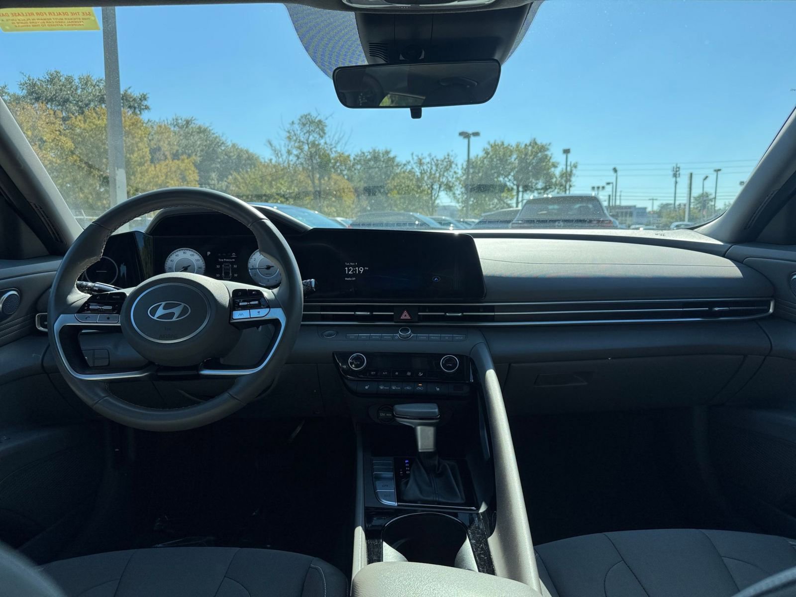 Thumbnail: 2025 Hyundai Elantra - 31