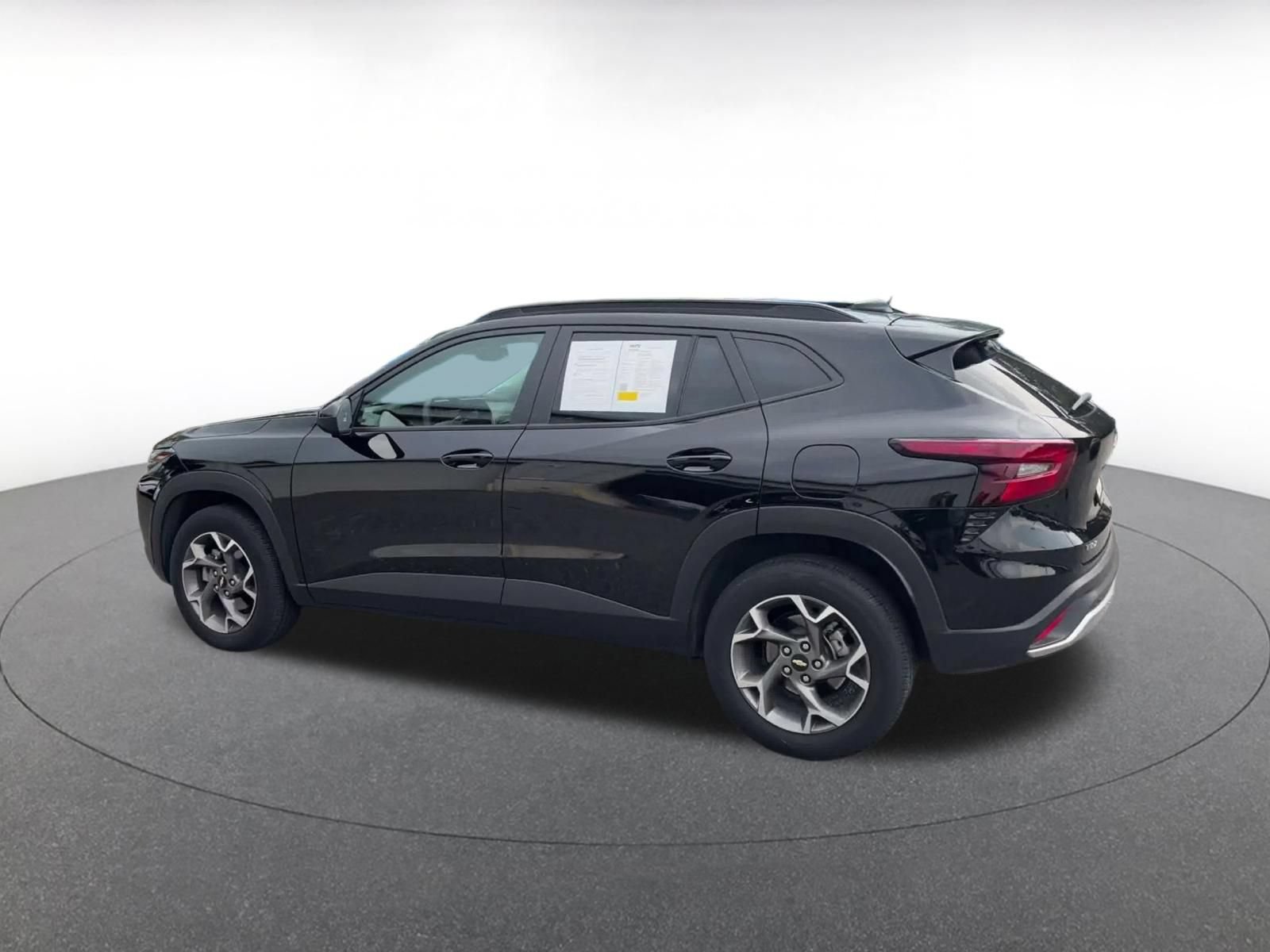 Thumbnail: 2025 Chevrolet Trax - 8