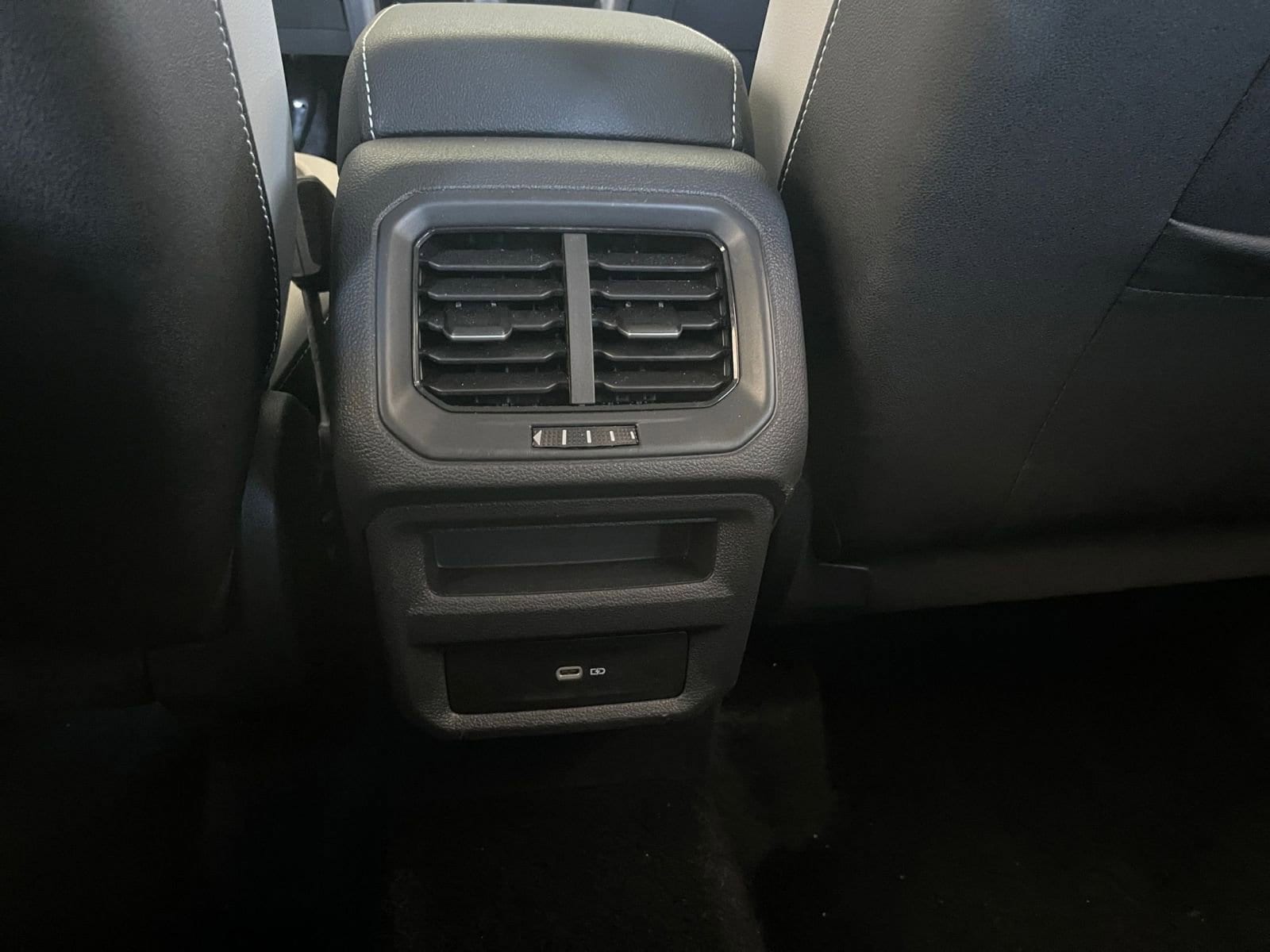 Thumbnail: 2025 Volkswagen Taos - 22