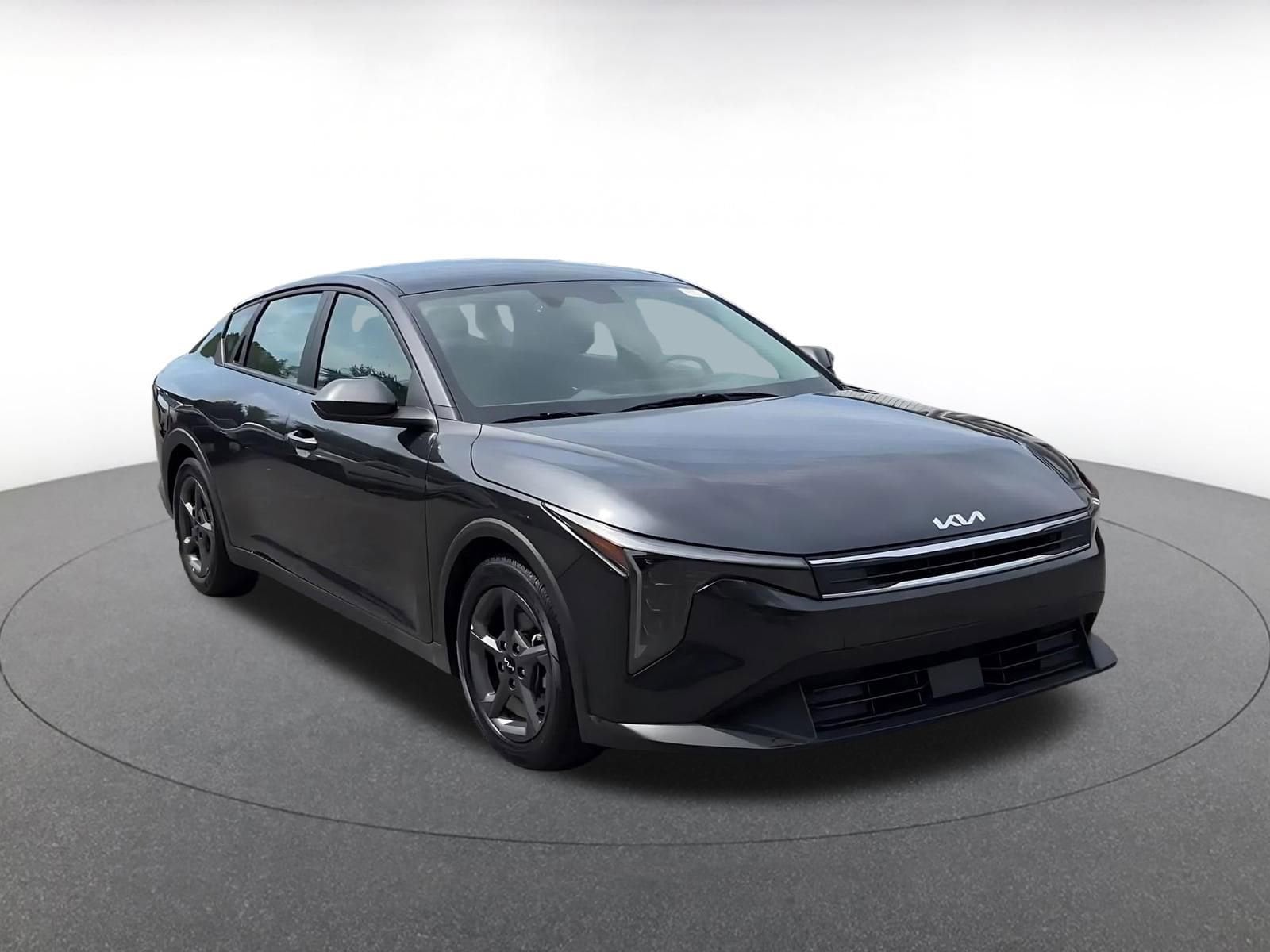 2025 Kia K4 LXS - Photo 2