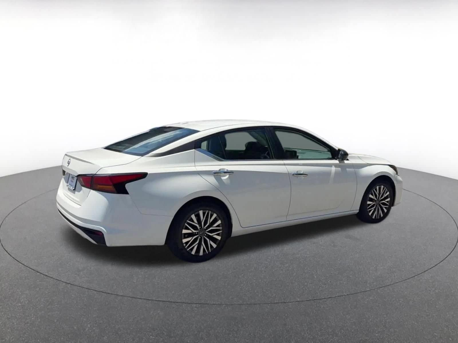Thumbnail: 2025 Nissan Altima - 14