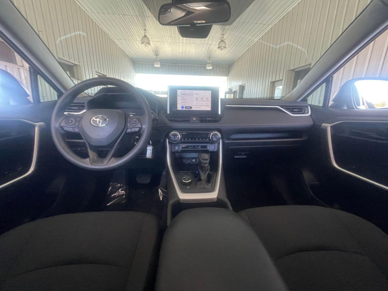 Thumbnail: 2025 Toyota RAV4 - 31