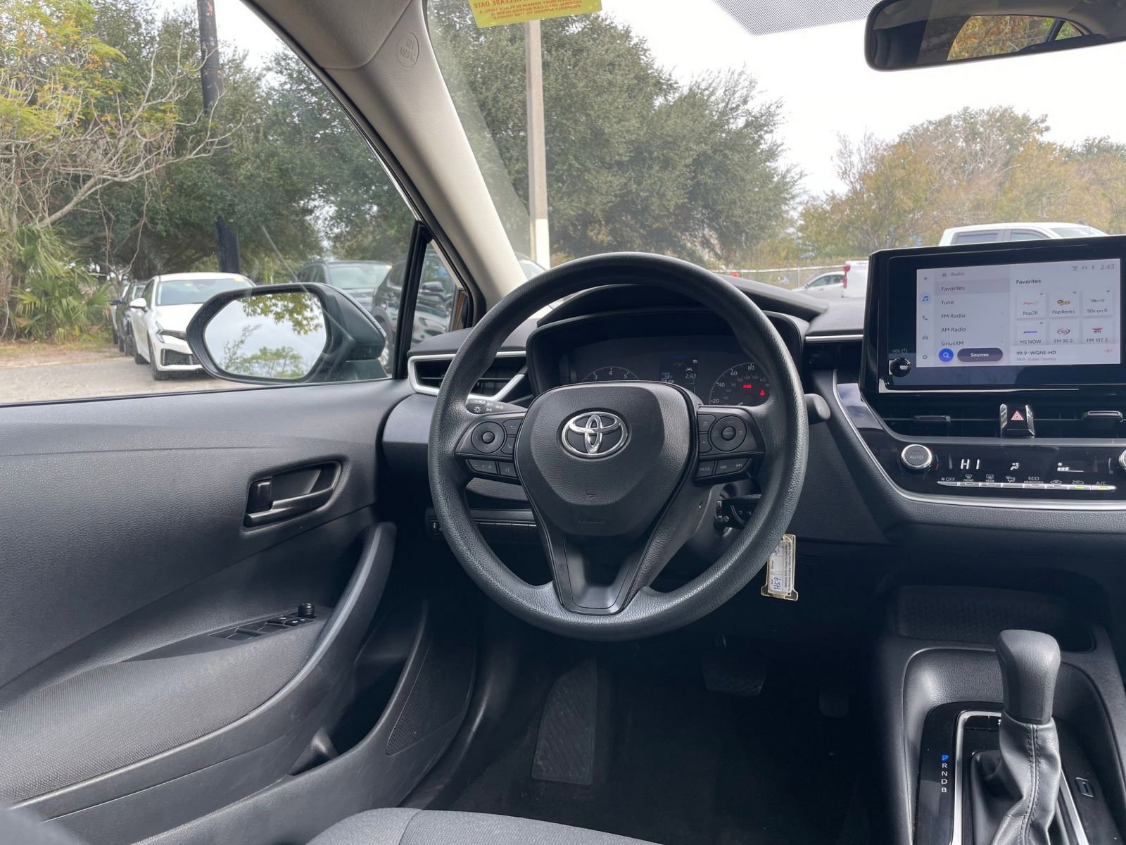 Thumbnail: 2025 Toyota Corolla - 32